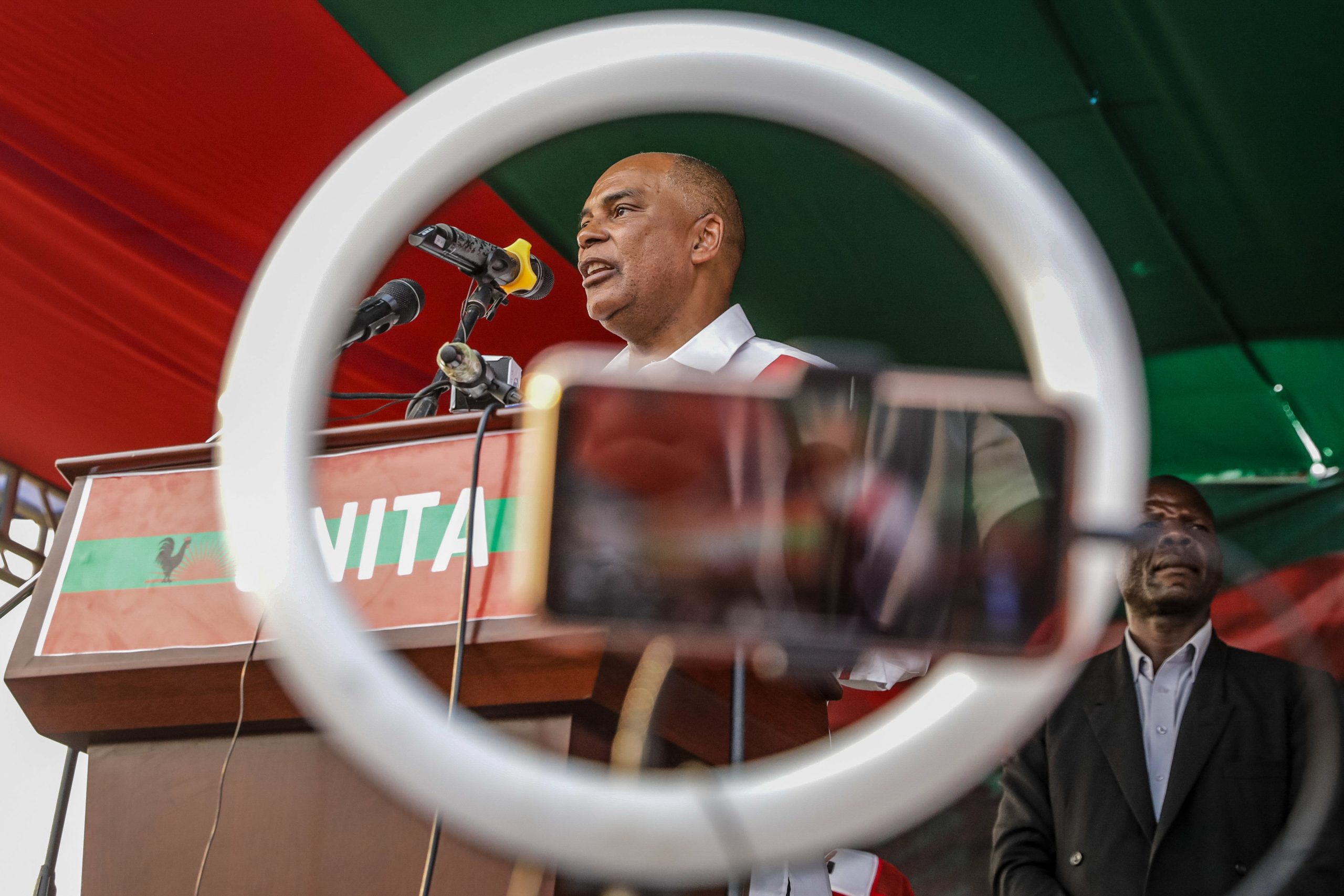 UNITA pede a Angola que siga exemplo democrático de Cabo Verde