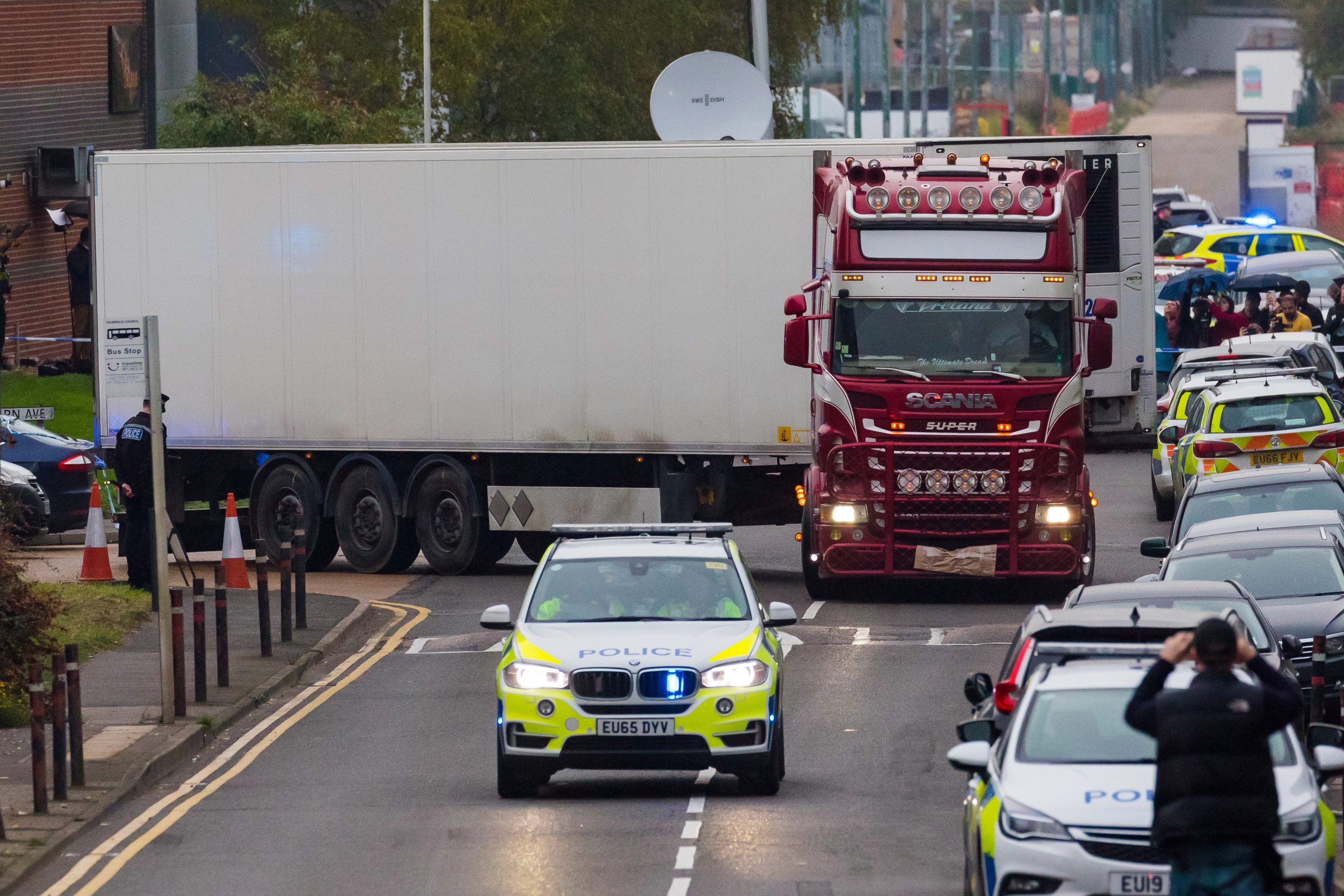 Motorista declara-se culpado de homicídio de 39 migrantes vietnamitas em Inglaterra