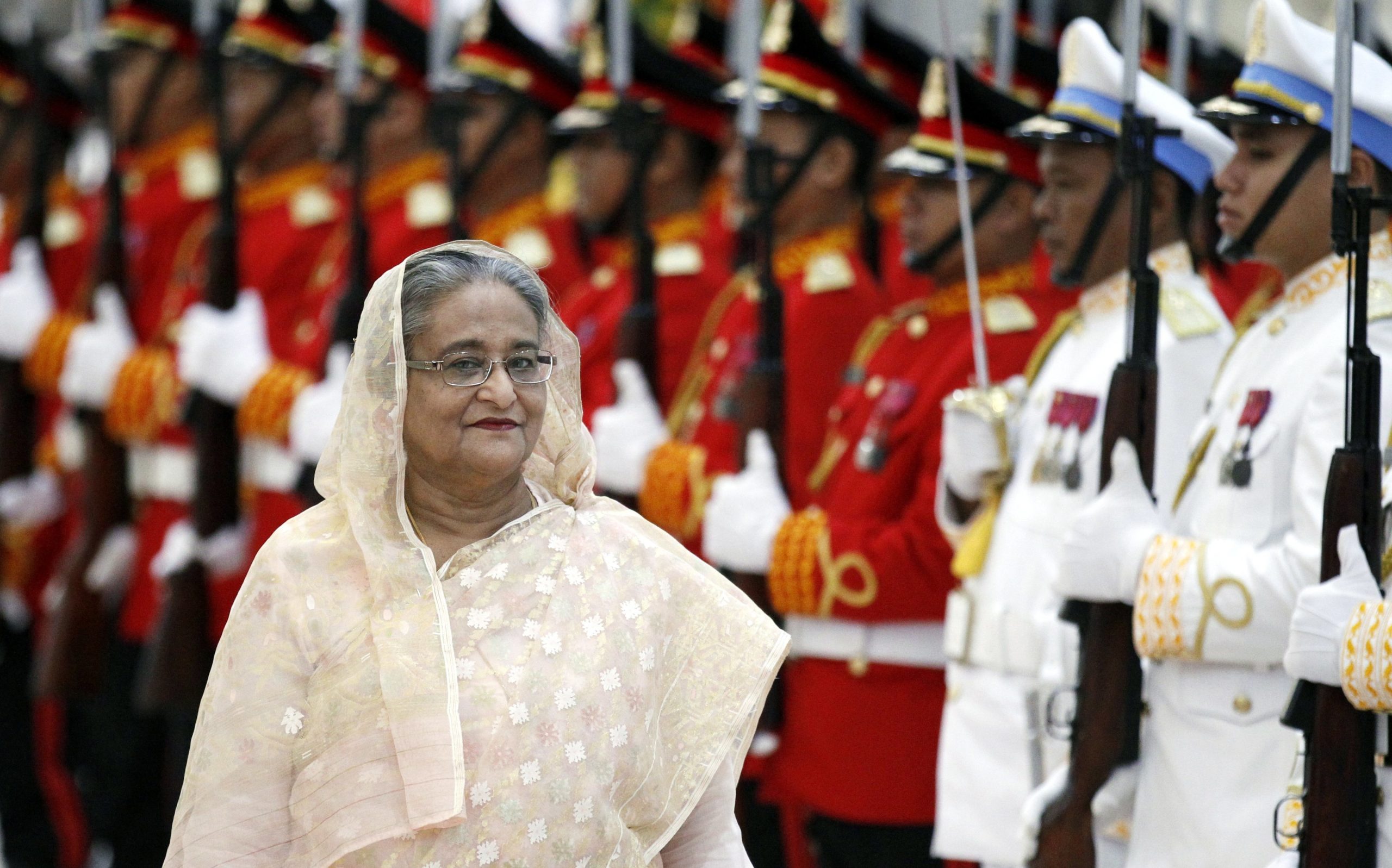 Ex-primeira-ministra do Bangladeshi condenada à morte