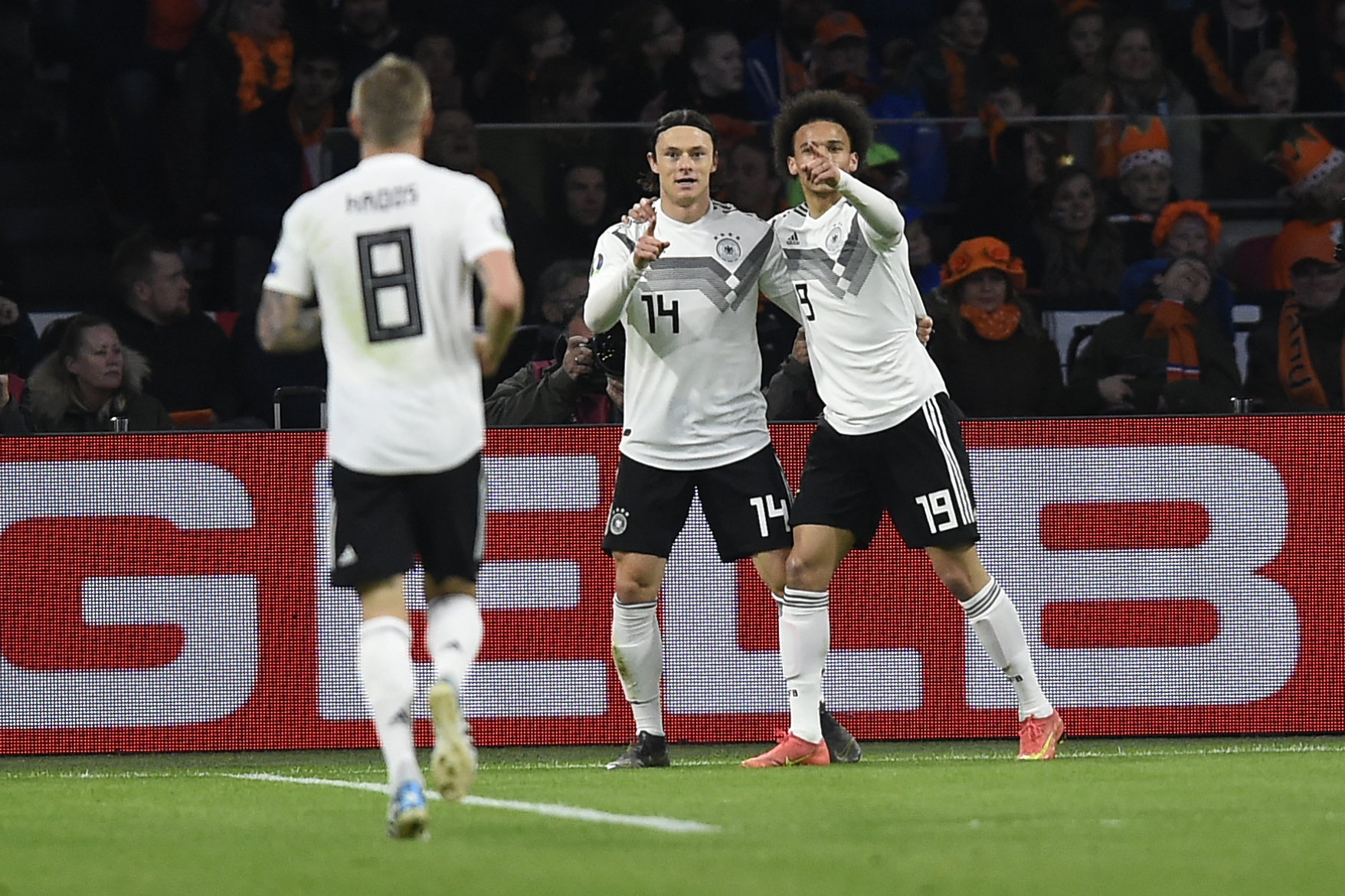 Uma Alemanha de cara lavada conseguiu a primeira vitória de uma nova era da Mannschaft