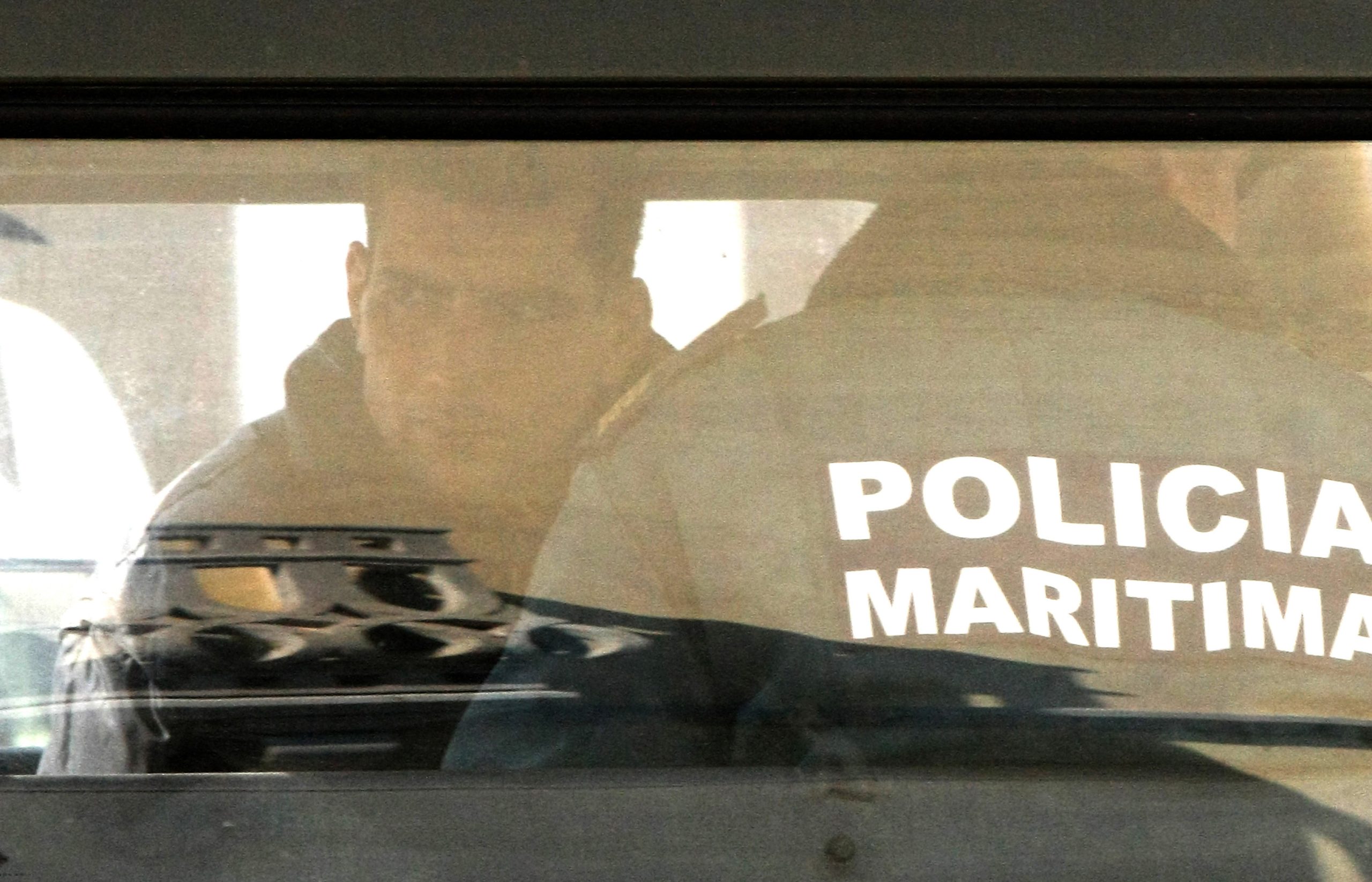 Polícia Marítima interrompe festa com 30 pessoas em praia na Costa da Caparica
