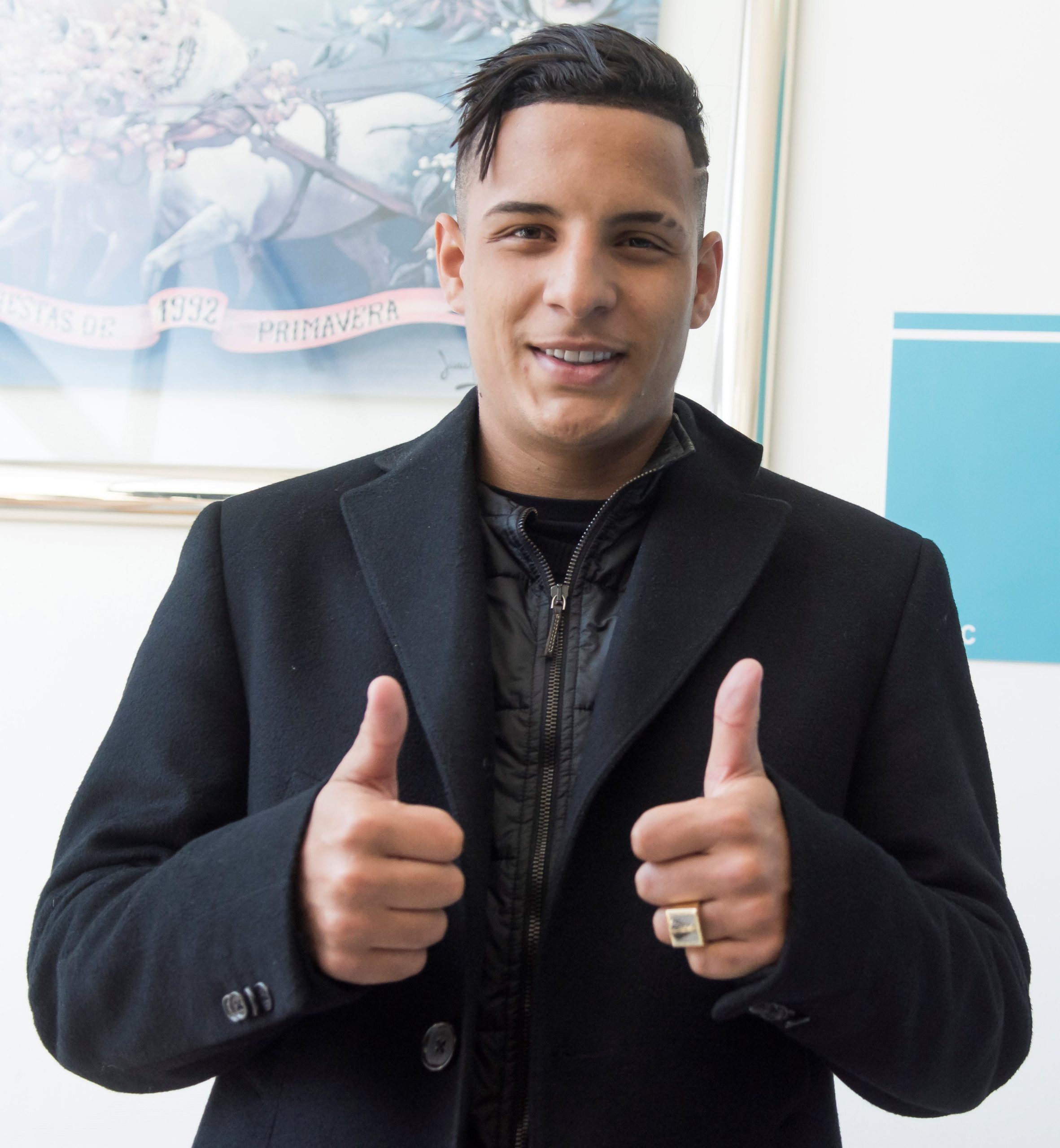 Sevilha apresenta  futebolista brasileiro Guilherme Arana