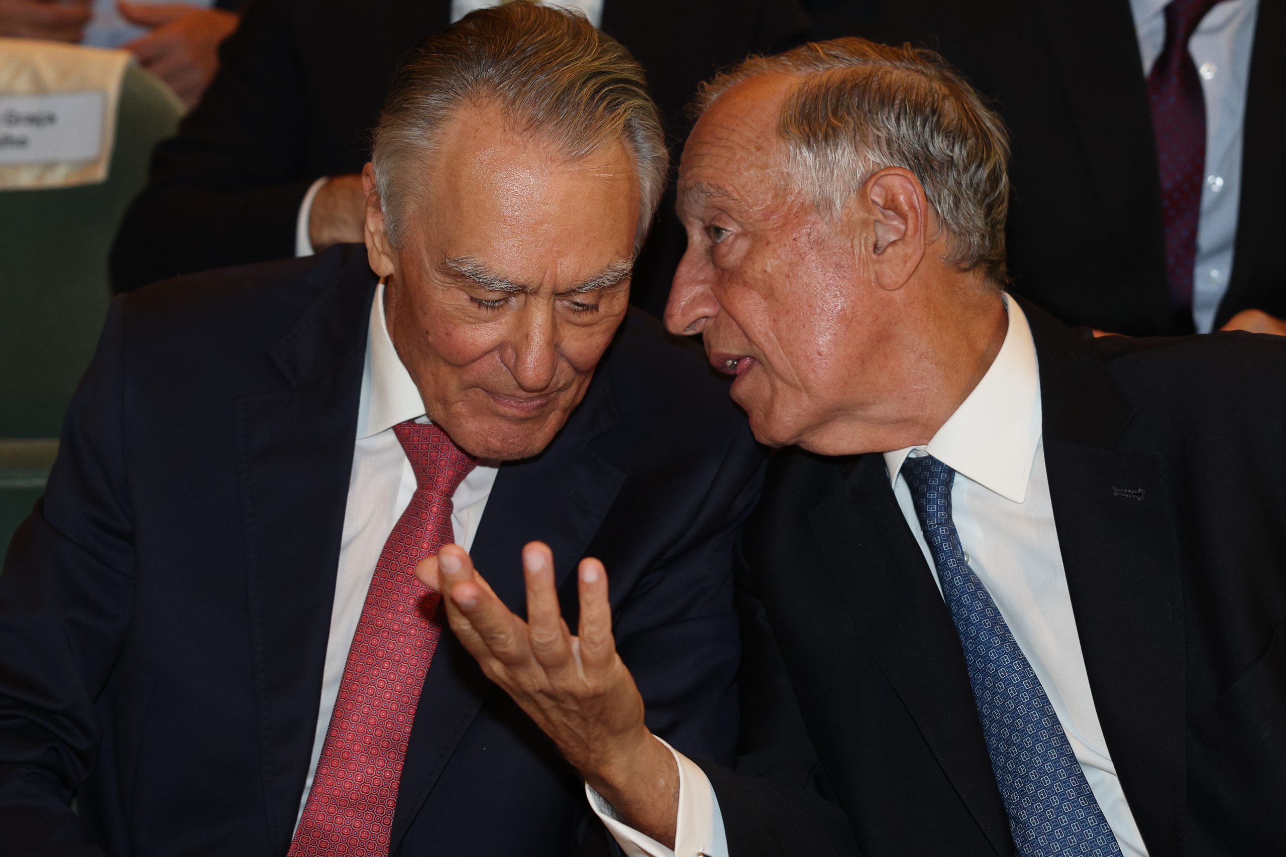 Eleições antecipadas? Marcelo não comenta sugestão de Cavaco. Avisa que a História não se repete  