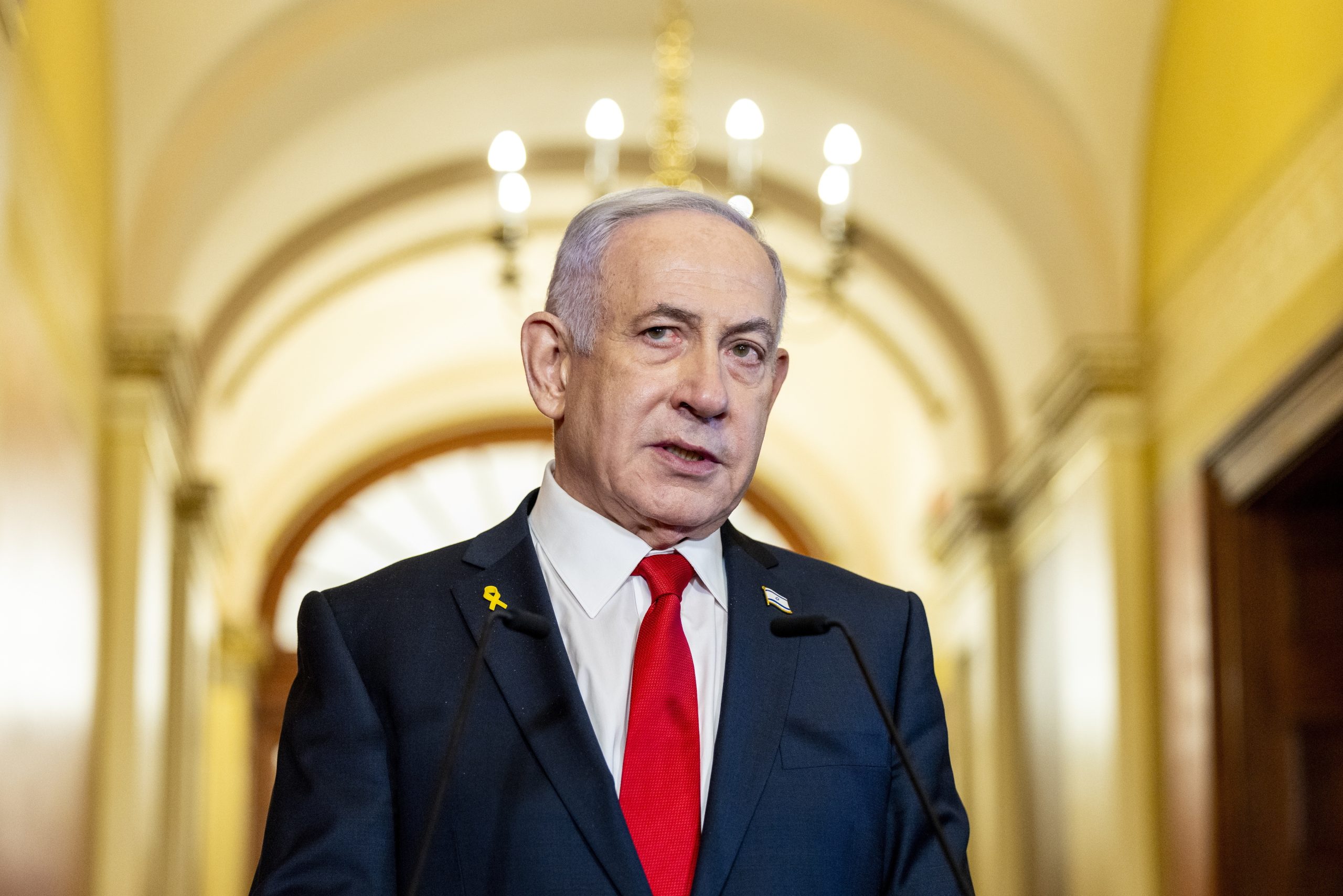 Netanyahu diz que Israel está a aumentar a produção de armas