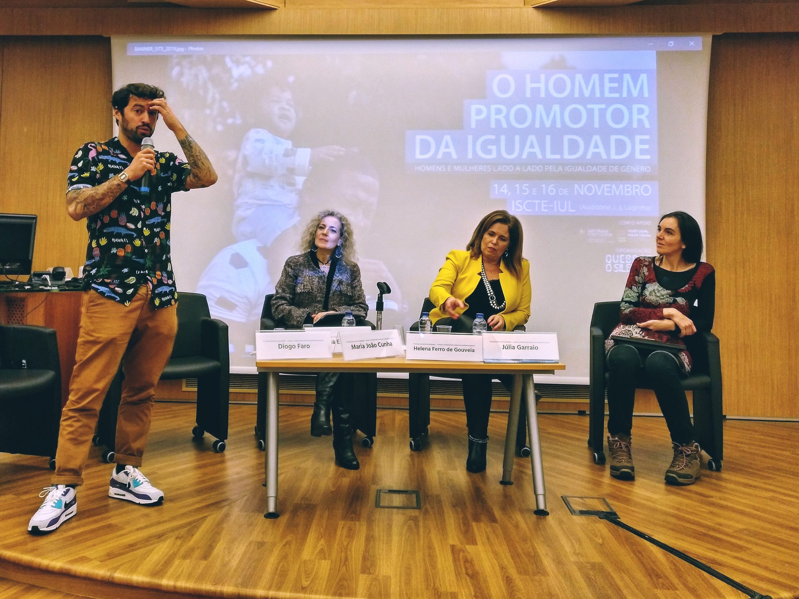 Uma jornalista, um comediante e mais cem pessoas entram num bar… Devem as piadas ser ativistas?