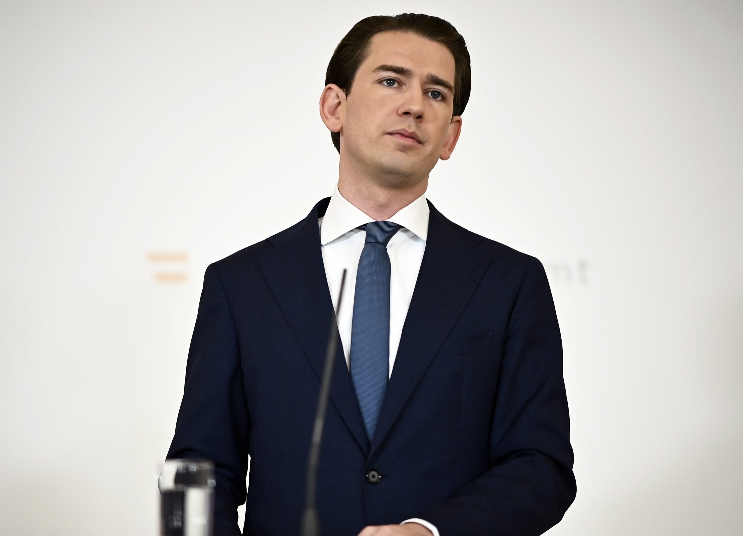 Chanceler austríaco Sebastian Kurz renuncia ao cargo devido a suspeitas de corrupção