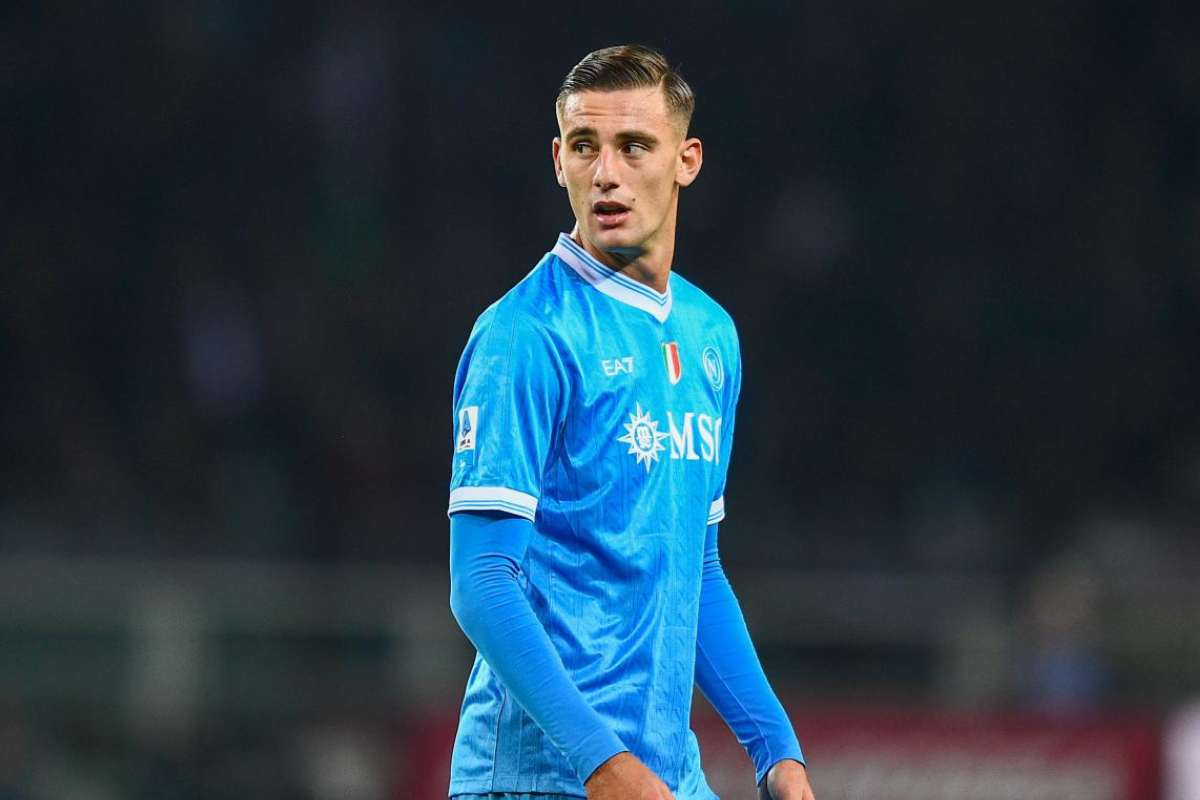 Benfica negoceia Lorenzo Lucca com o Nápoles, mas o FC Porto está à espreita