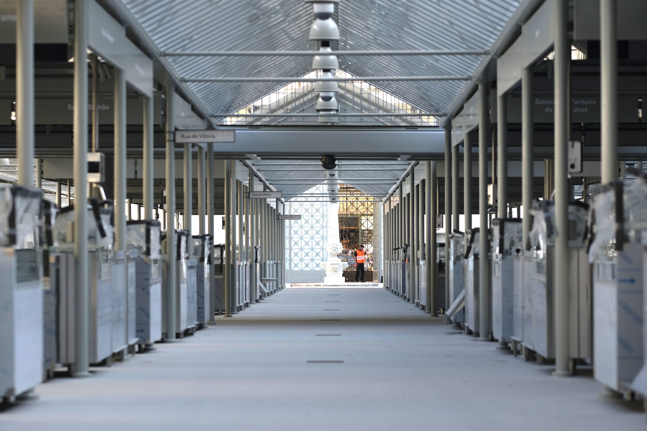 Depois de quatro tentativas, Mercado do Bolhão renovado reabre portas à cidade do Porto