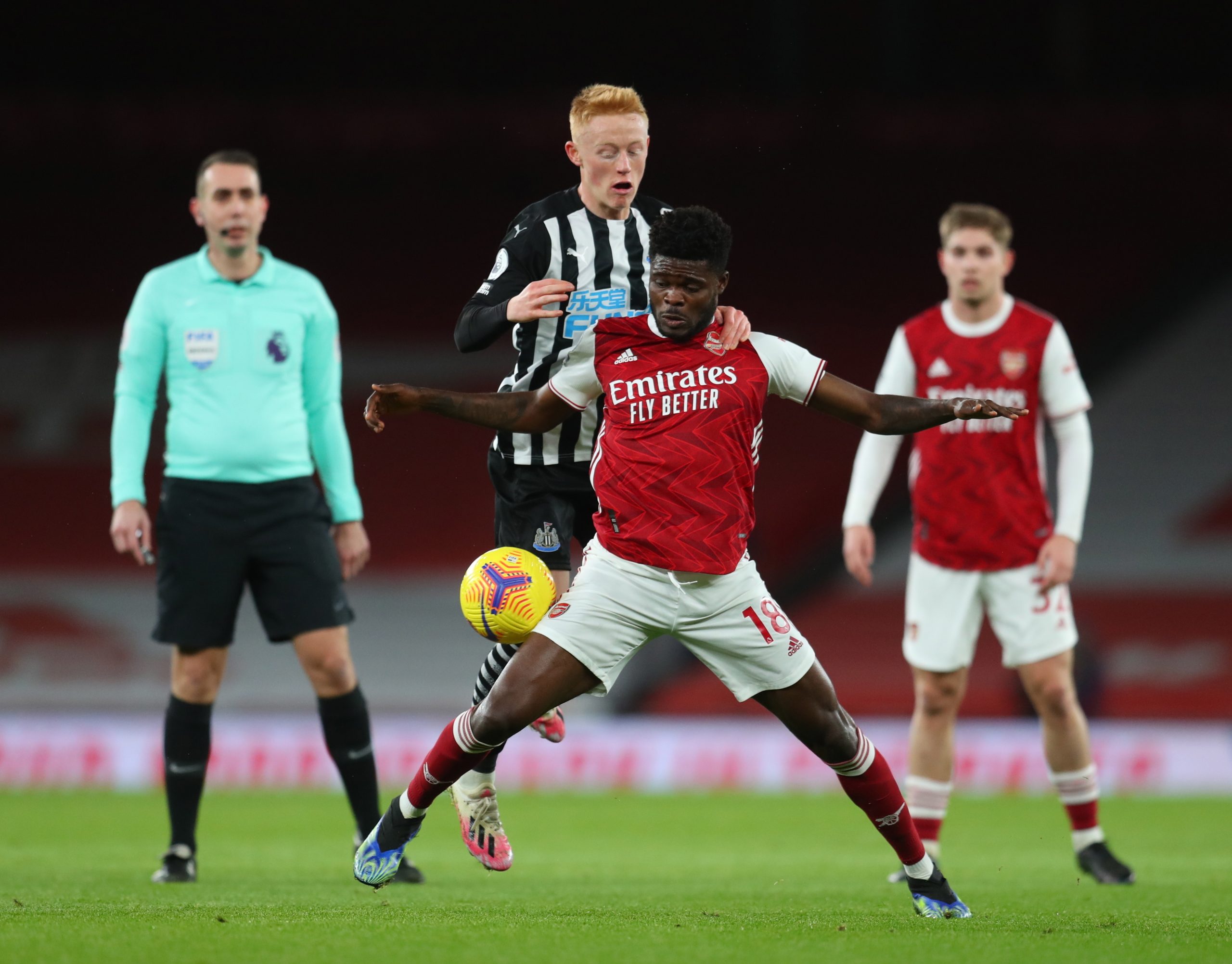 Arsenal vence Newcastle e soma quarto triunfo em cinco jornadas