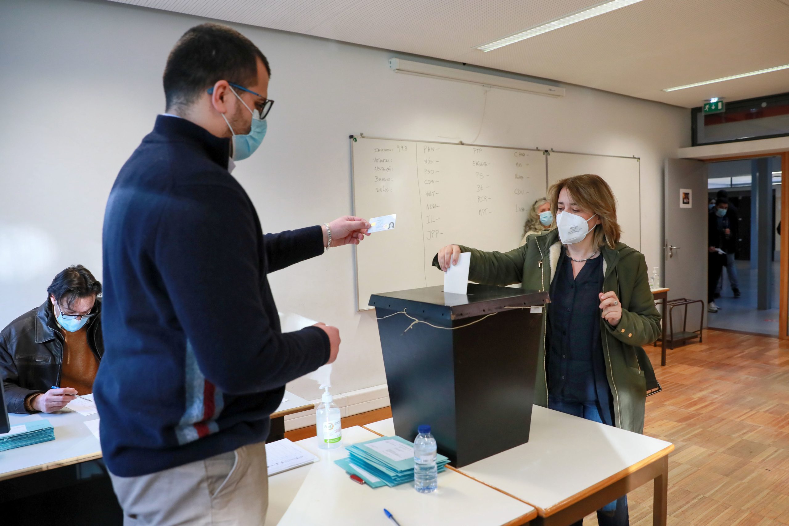 Catarina Martins apela ao voto dizendo que “ninguém está dispensado”