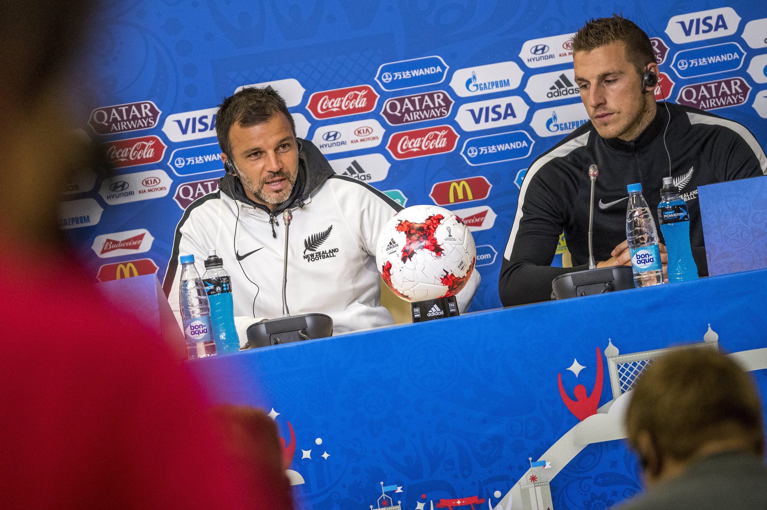 Taça das Confederações: Nova Zelândia, de All Blacks a All Whites. Muda a cor, muda a bola