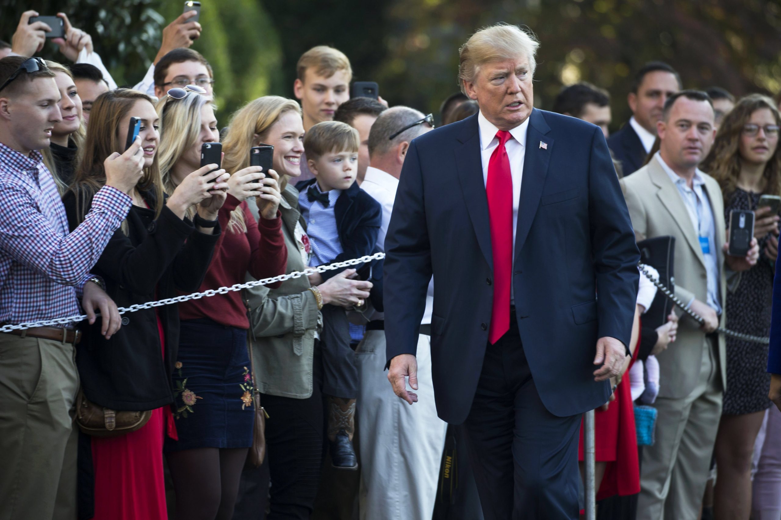 Trump denuncia ataque “horrendo” no Texas e apela à união