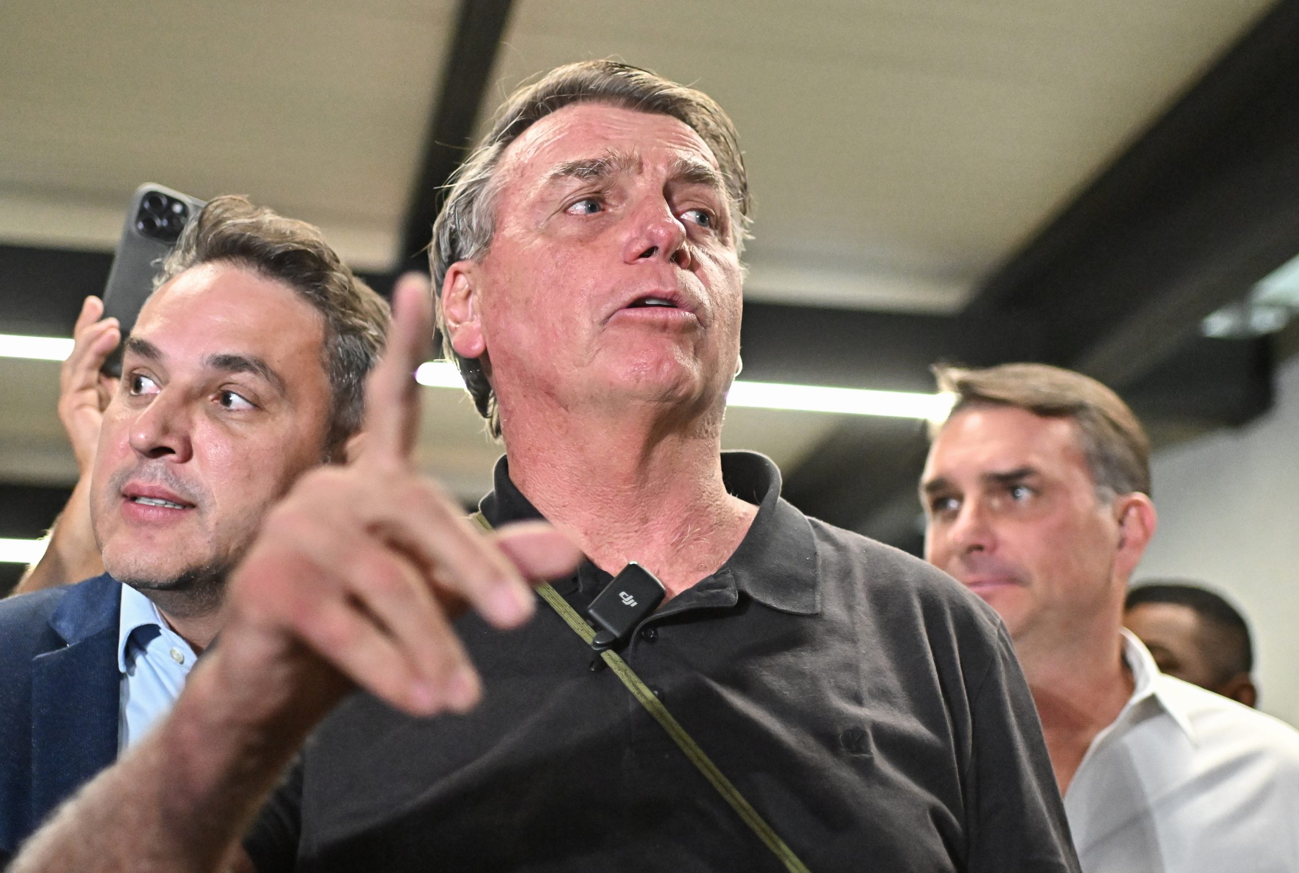 Bolsonaro transferido para prisão com médico 24 horas