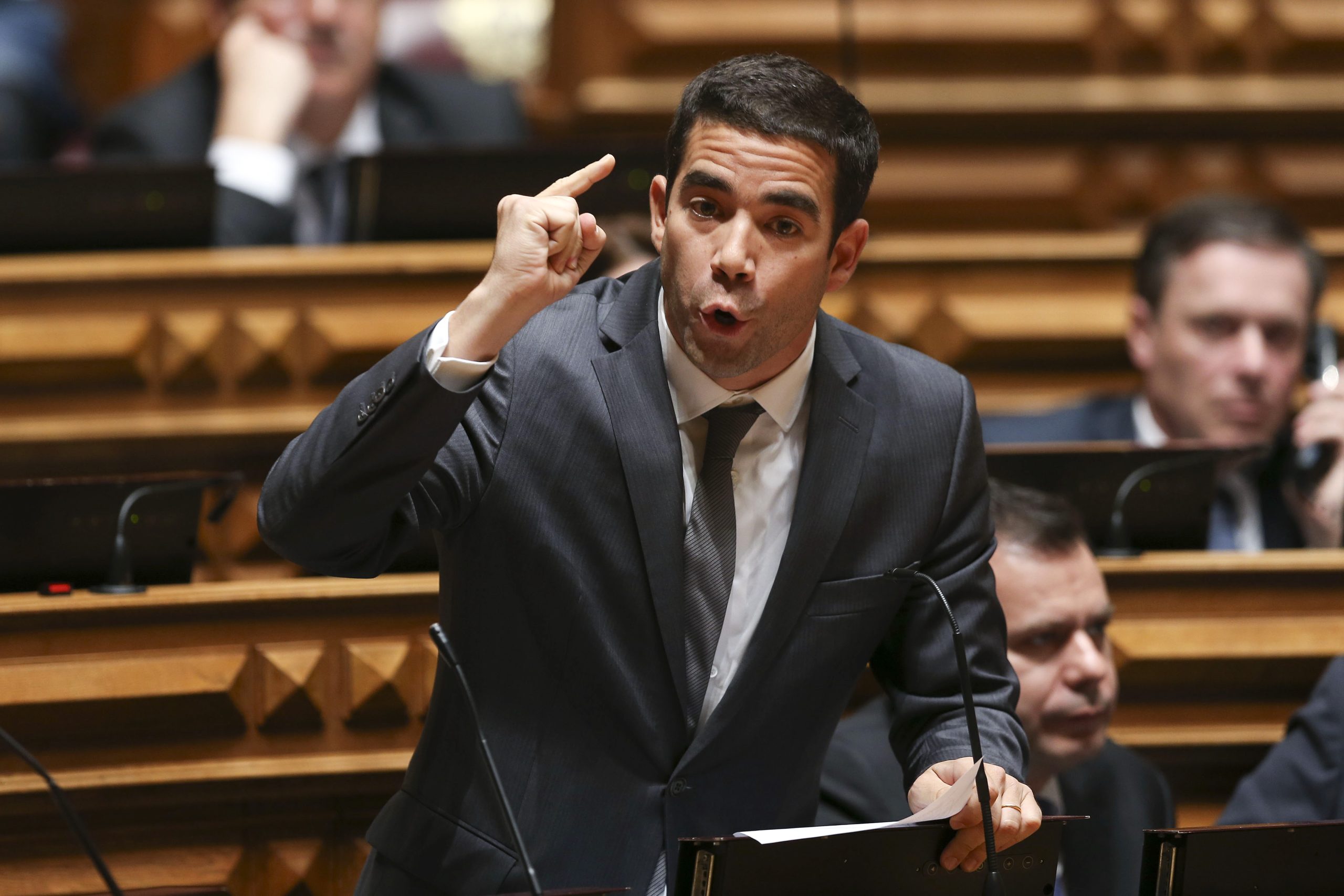 PSD acusa Governo de “apagão fiscal” ao ter retirado três territórios da lista de Offshores