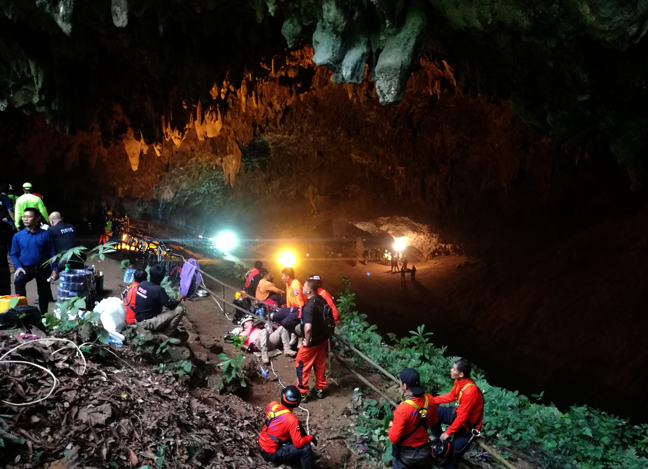 Mergulhador morre de infeção contraída quando salvou crianças de gruta na Tailândia