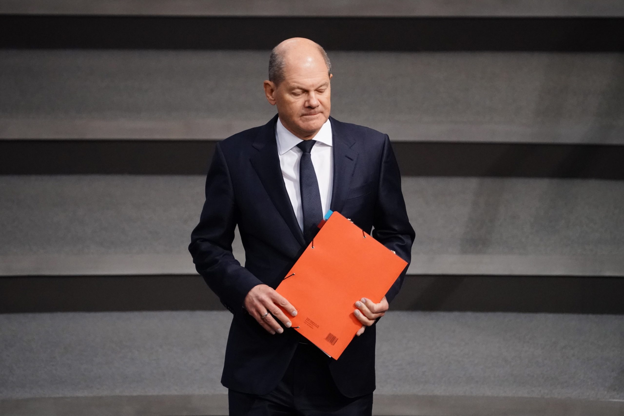 38% dos alemães não concordam com envio de tanques para a Ucrânia. Olaf Scholz pede confiança