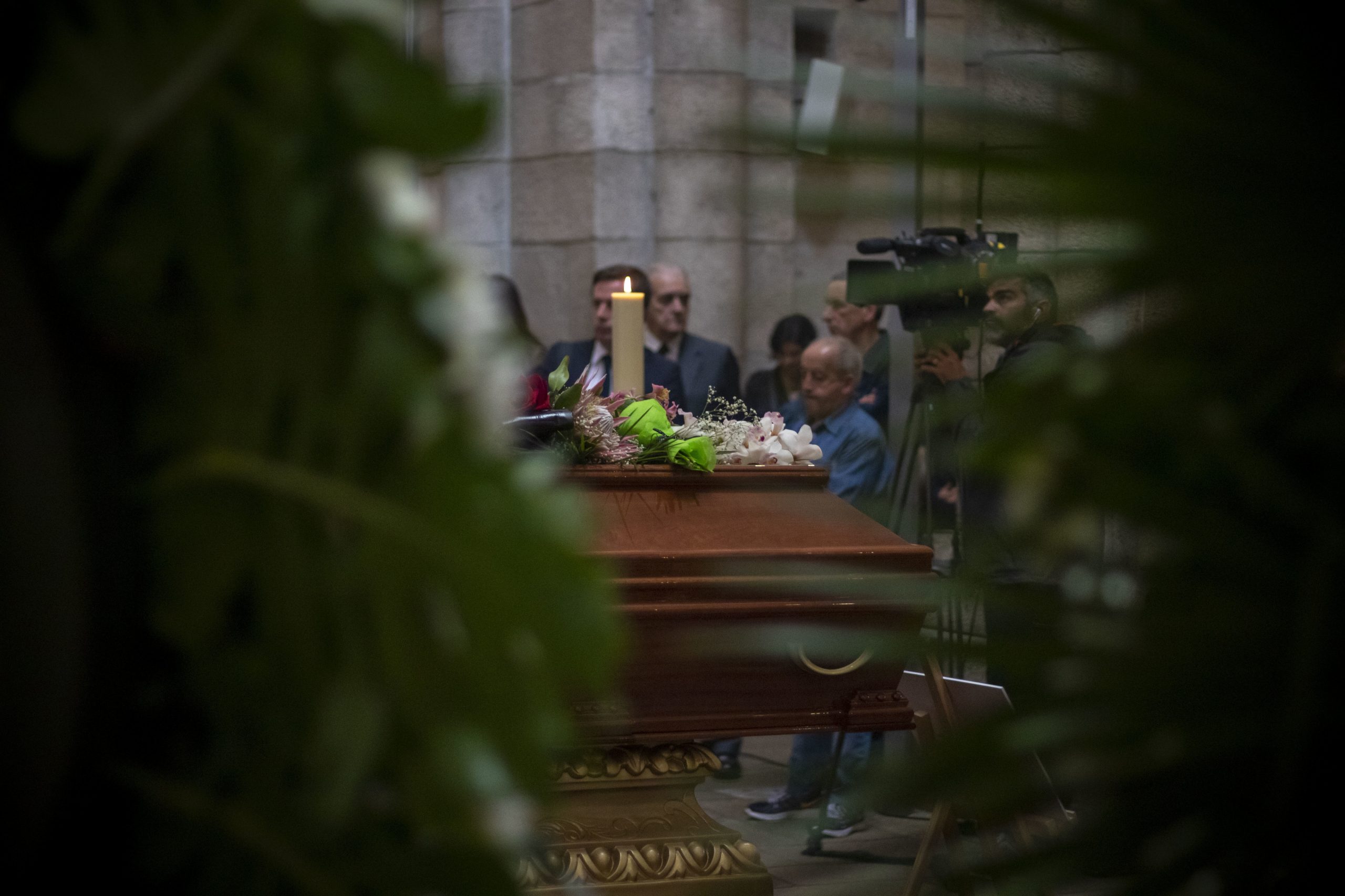 Agustina. Não vale a pena dizer adeus a quem não se vai embora