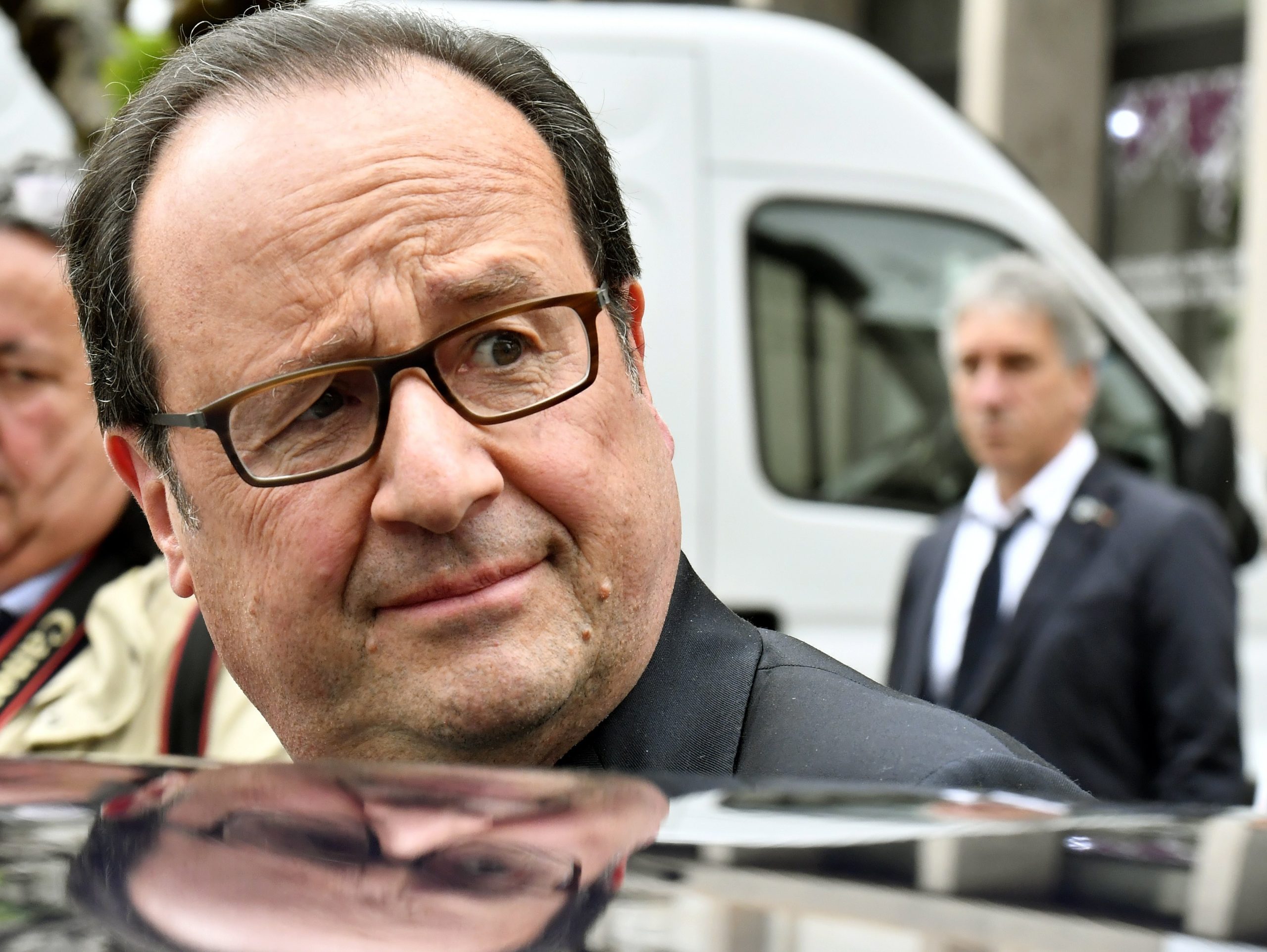 Hollande: Vitória de Macron reflete compromisso dos franceses com valores europeus