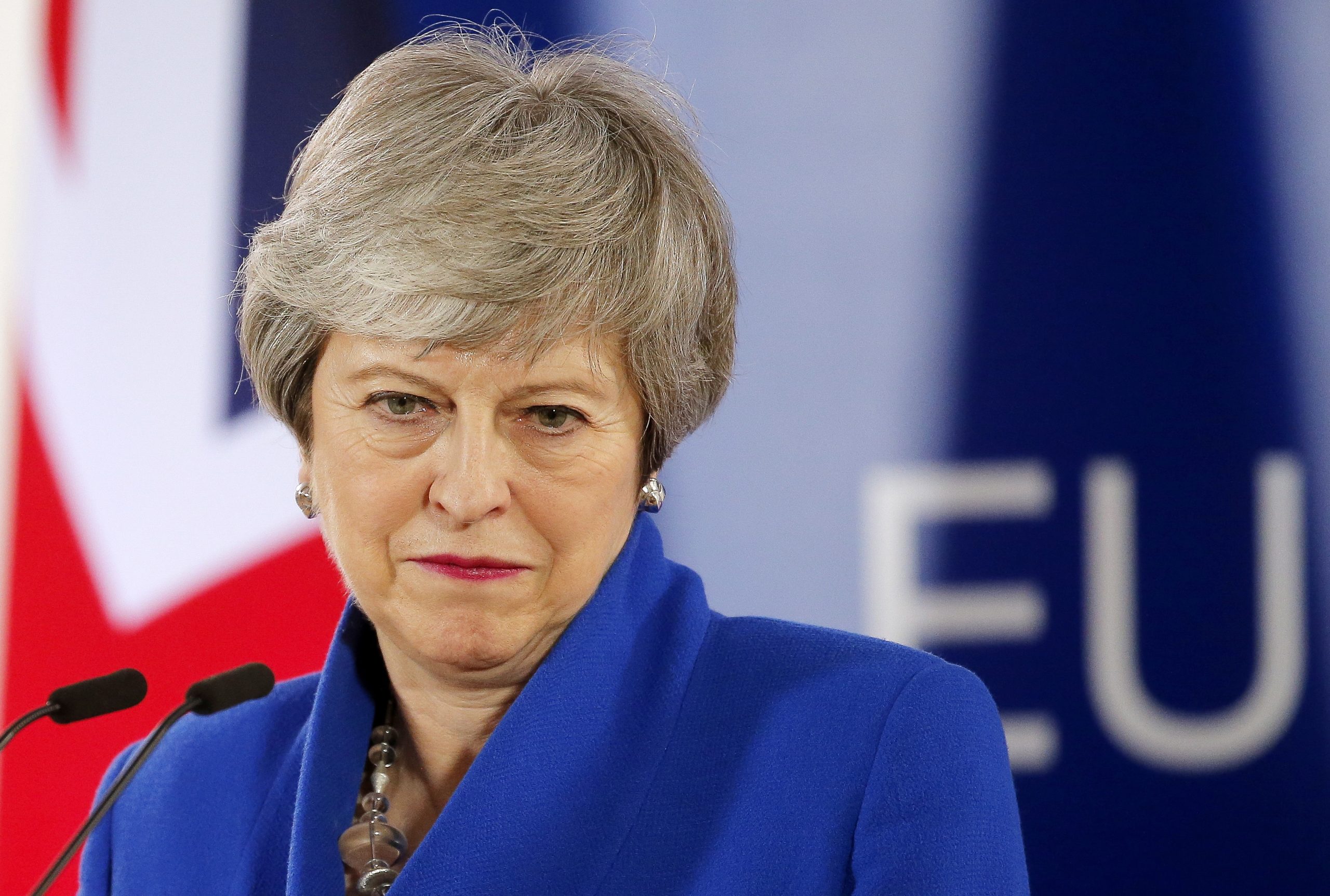 Brexit: May apresenta proposta que obriga parlamento a decidir sobre novo referendo