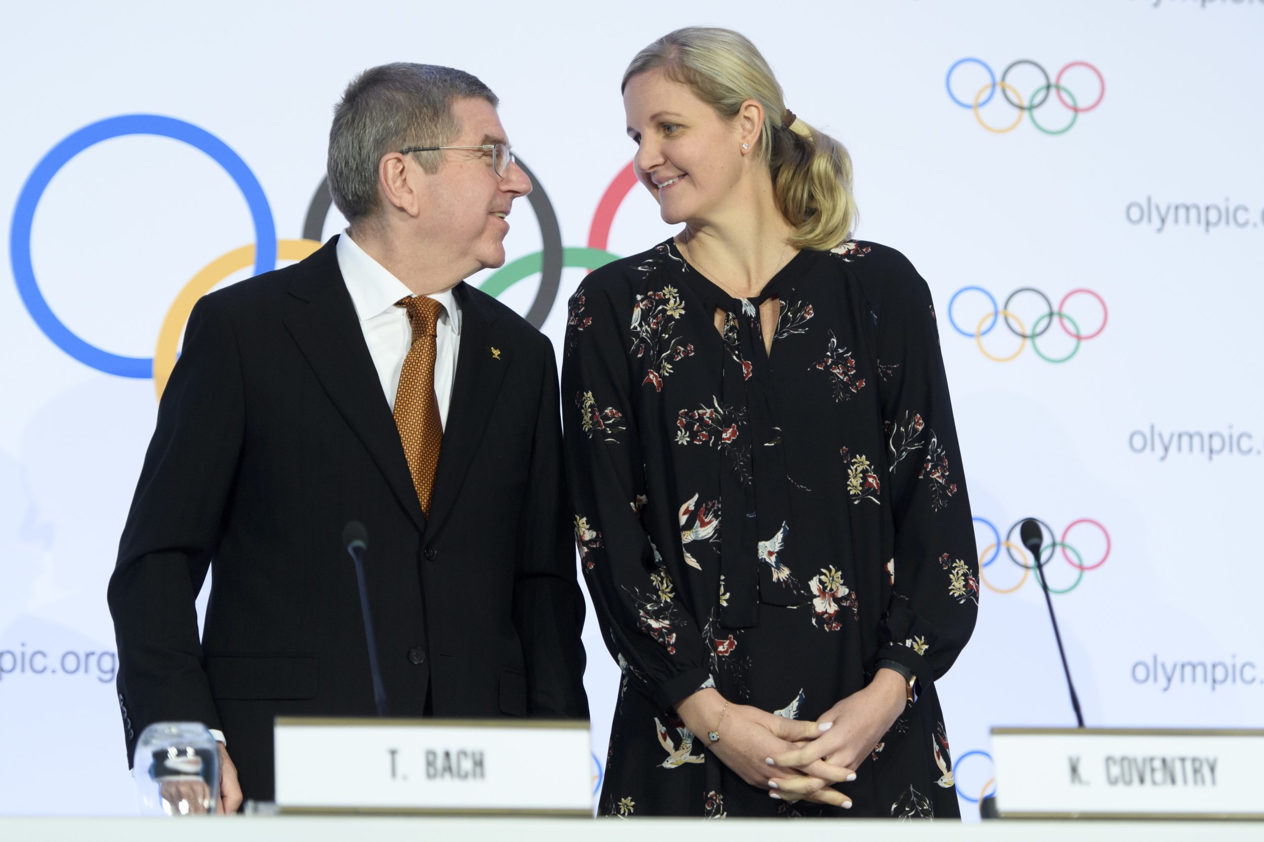Kirsty Coventry é a primeira mulher a presidir ao Comité Olímpico Internacional