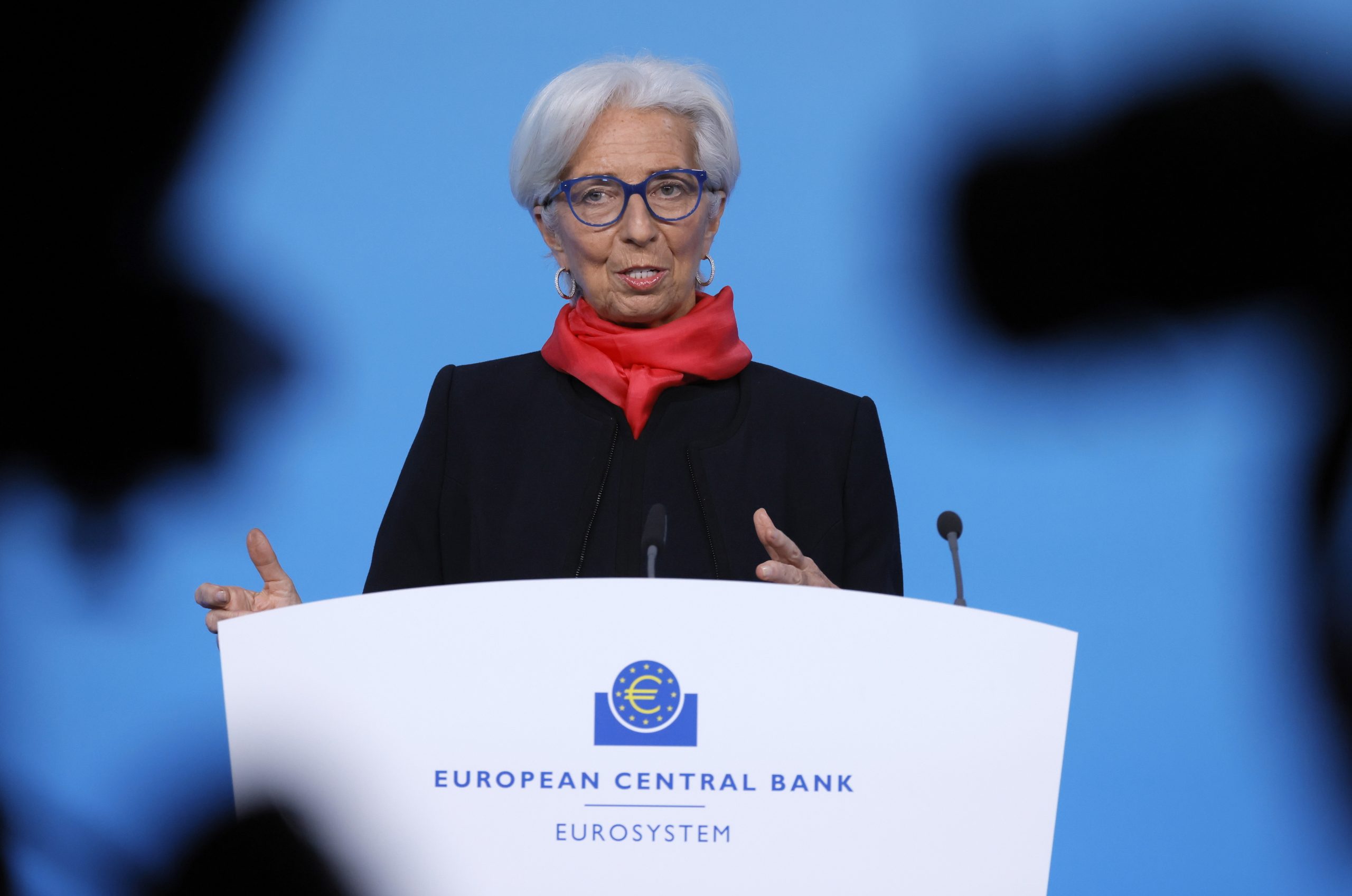 Banco Central Europeu admite que a inflação continue alta durante mais tempo que o previsto