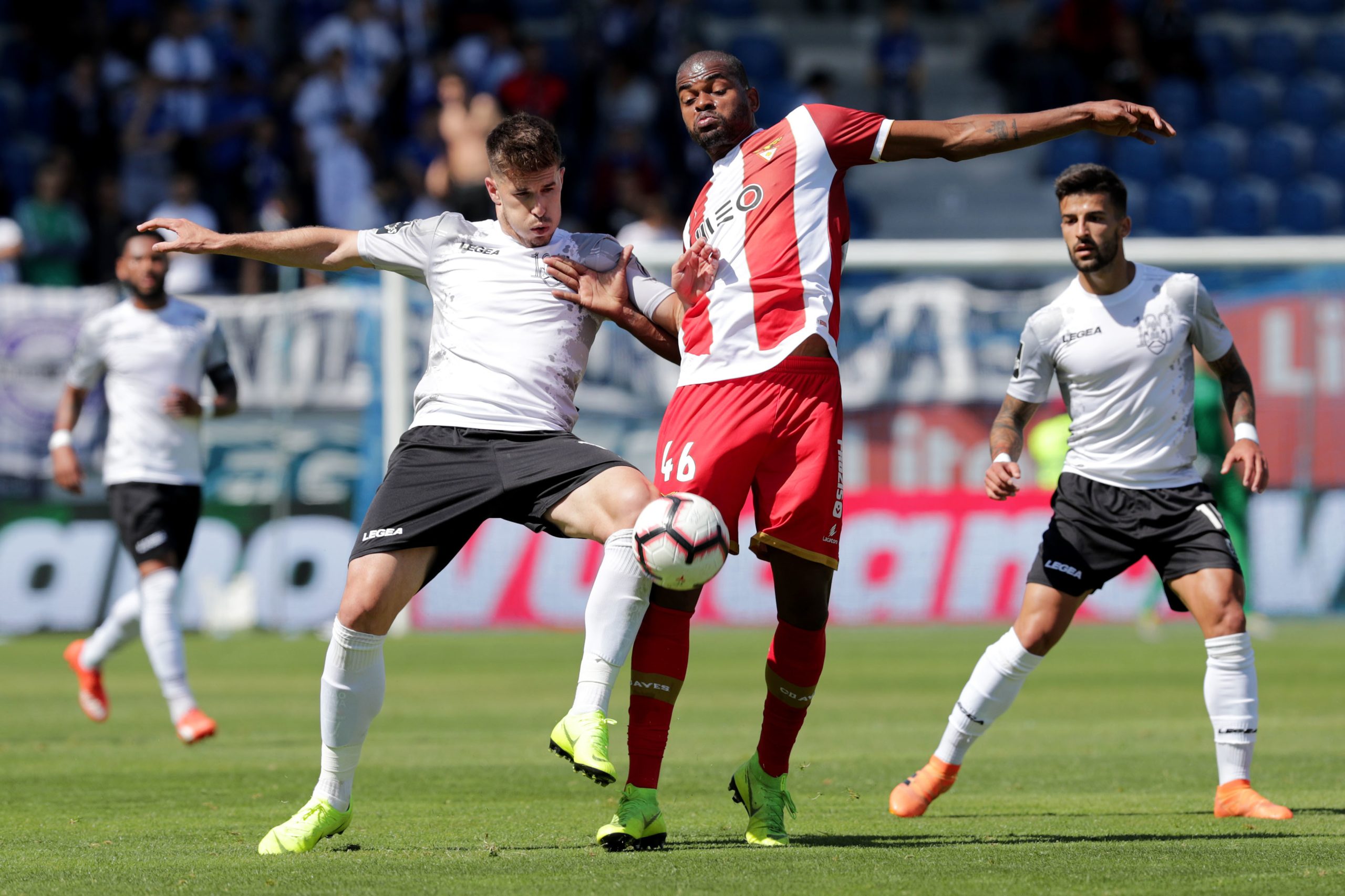 Feirense vence Desportivo das Aves na despedida da I Liga
