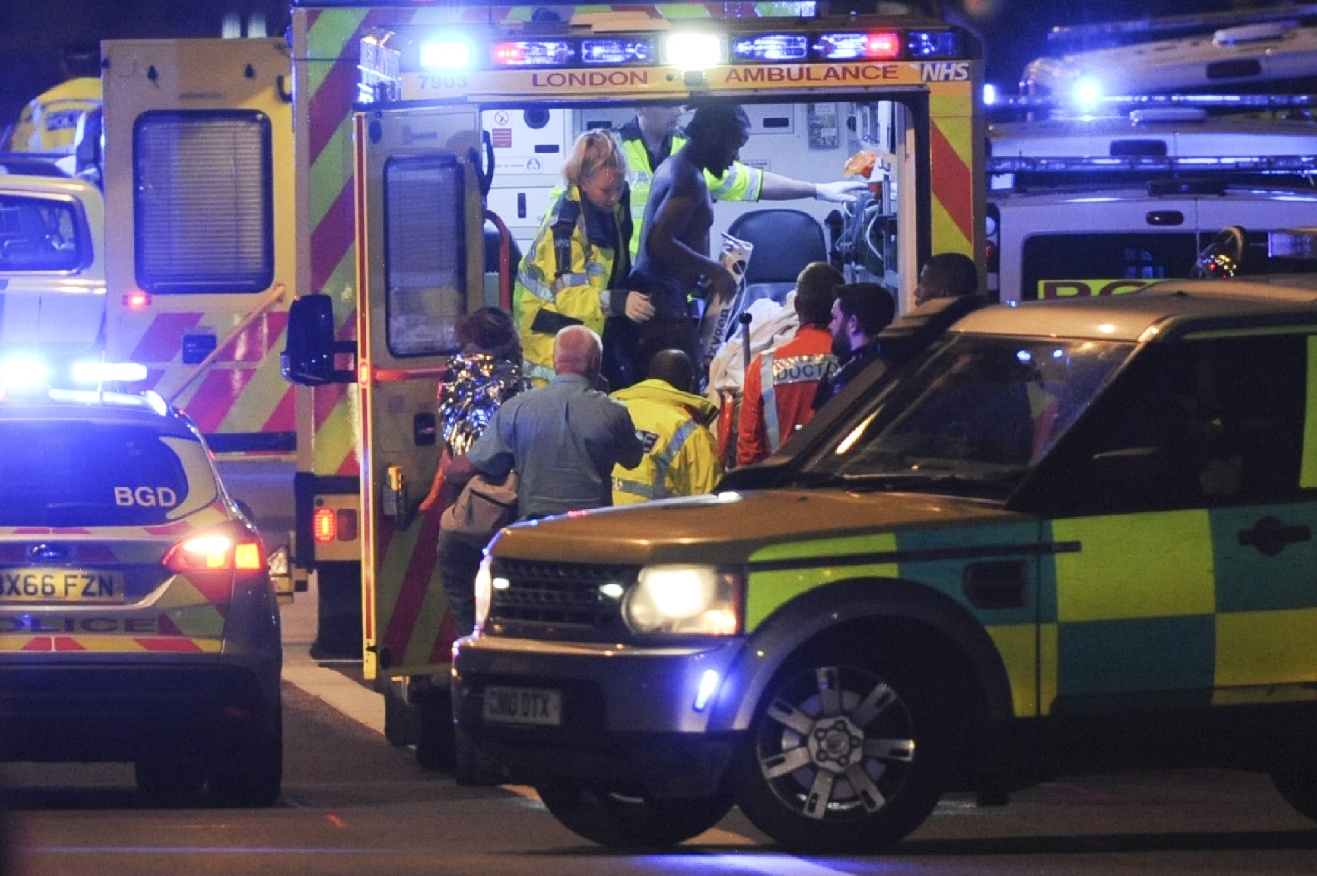 Polícia britânica identifica dois dos autores dos ataques em Londres