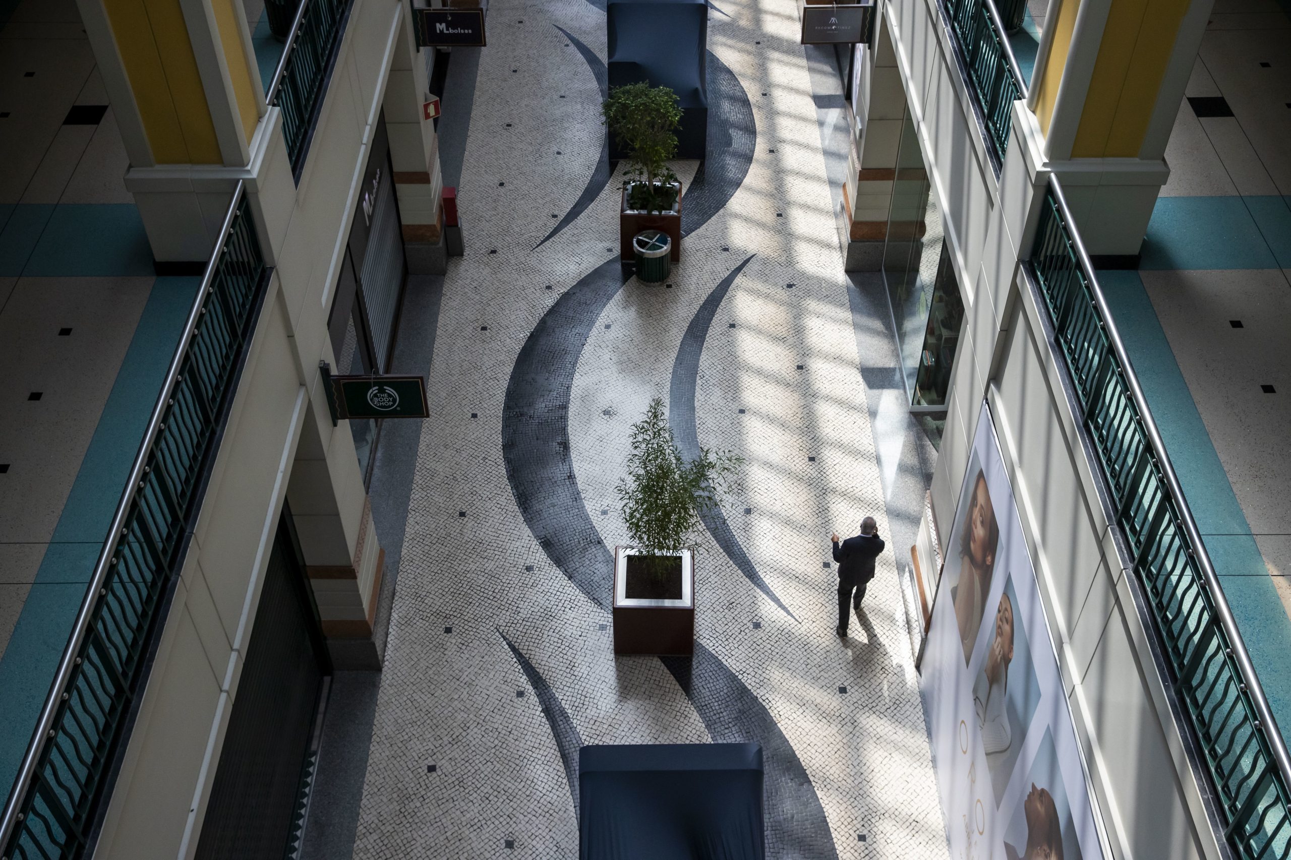 Adiamento da reabertura de centros comerciais em Lisboa pode levar a falências