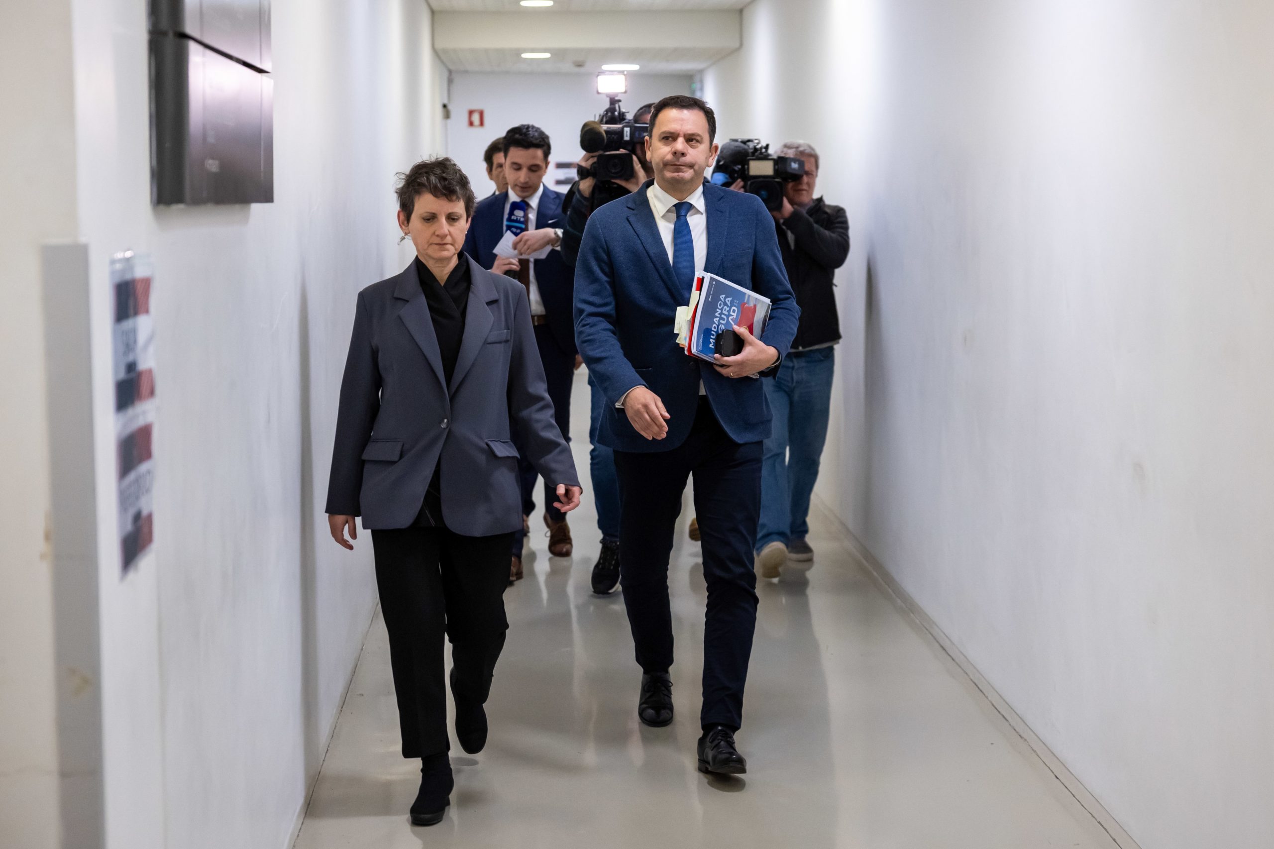 Montenegro dá nota “mais negativa do que positiva” à PGR e quer reformar Justiça