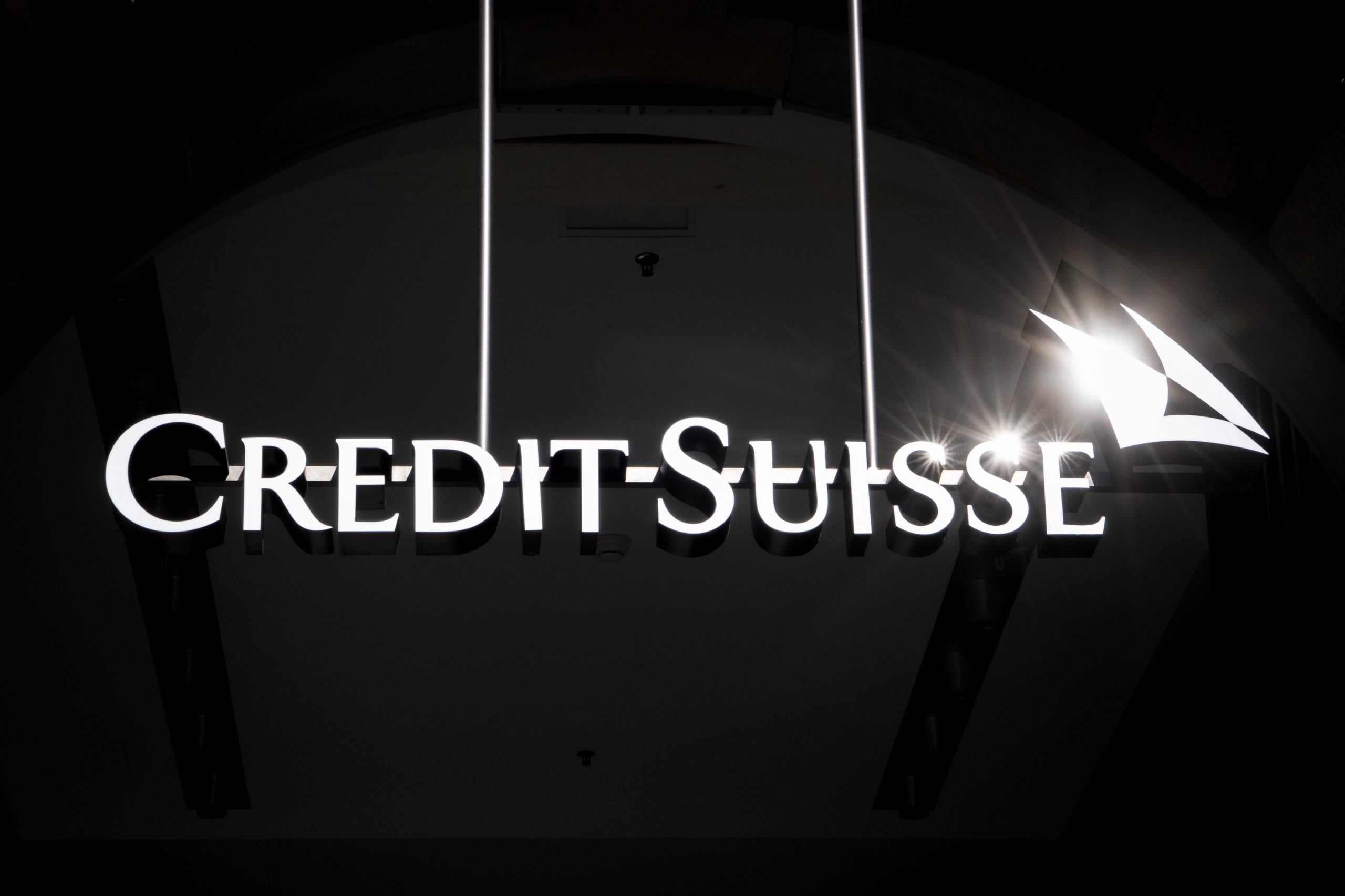 Credit Suisse aceita restituir 22 milhões de euros a investidores defraudados