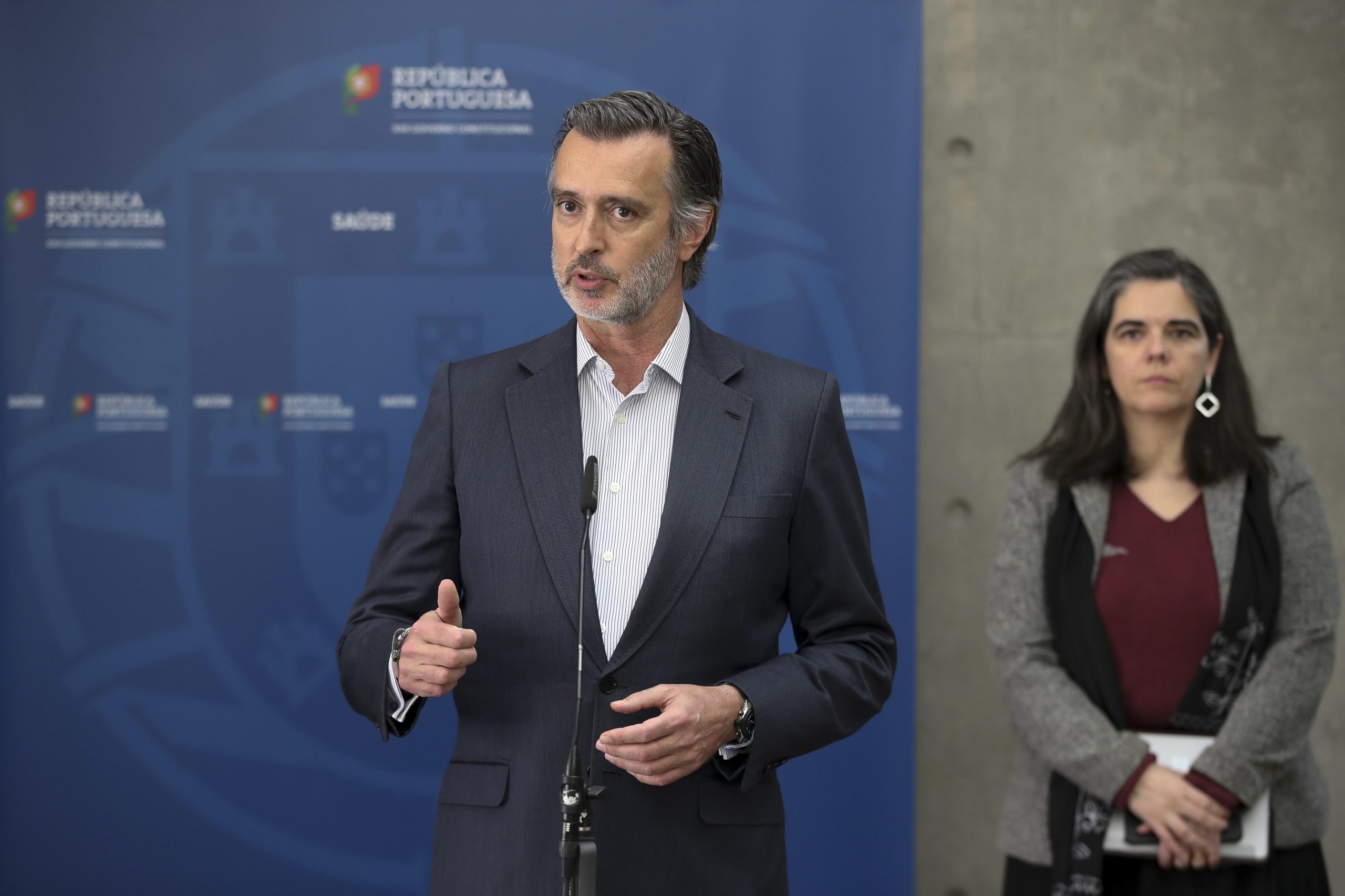 Covid-19: Liberais criticam “oportunismos rasteiros” dos populistas de esquerda e direita