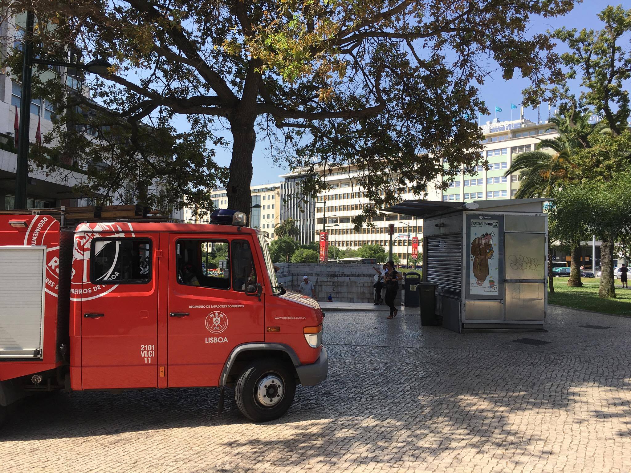 Metro de Lisboa: Circulação na linha Azul retomada com algumas perturbações após incidente com passageiro