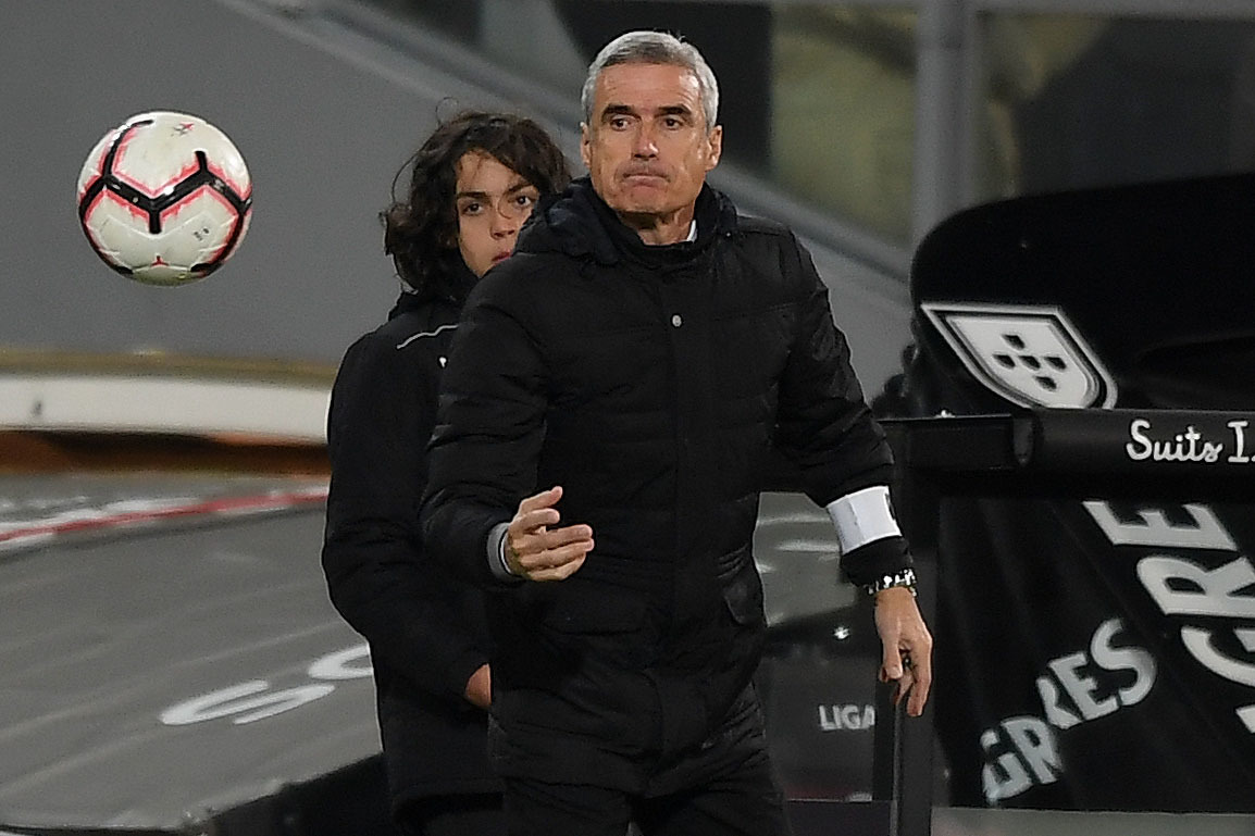 Luís Castro quer Vitória de Guimarães mais eficaz no duelo com o Feirense
