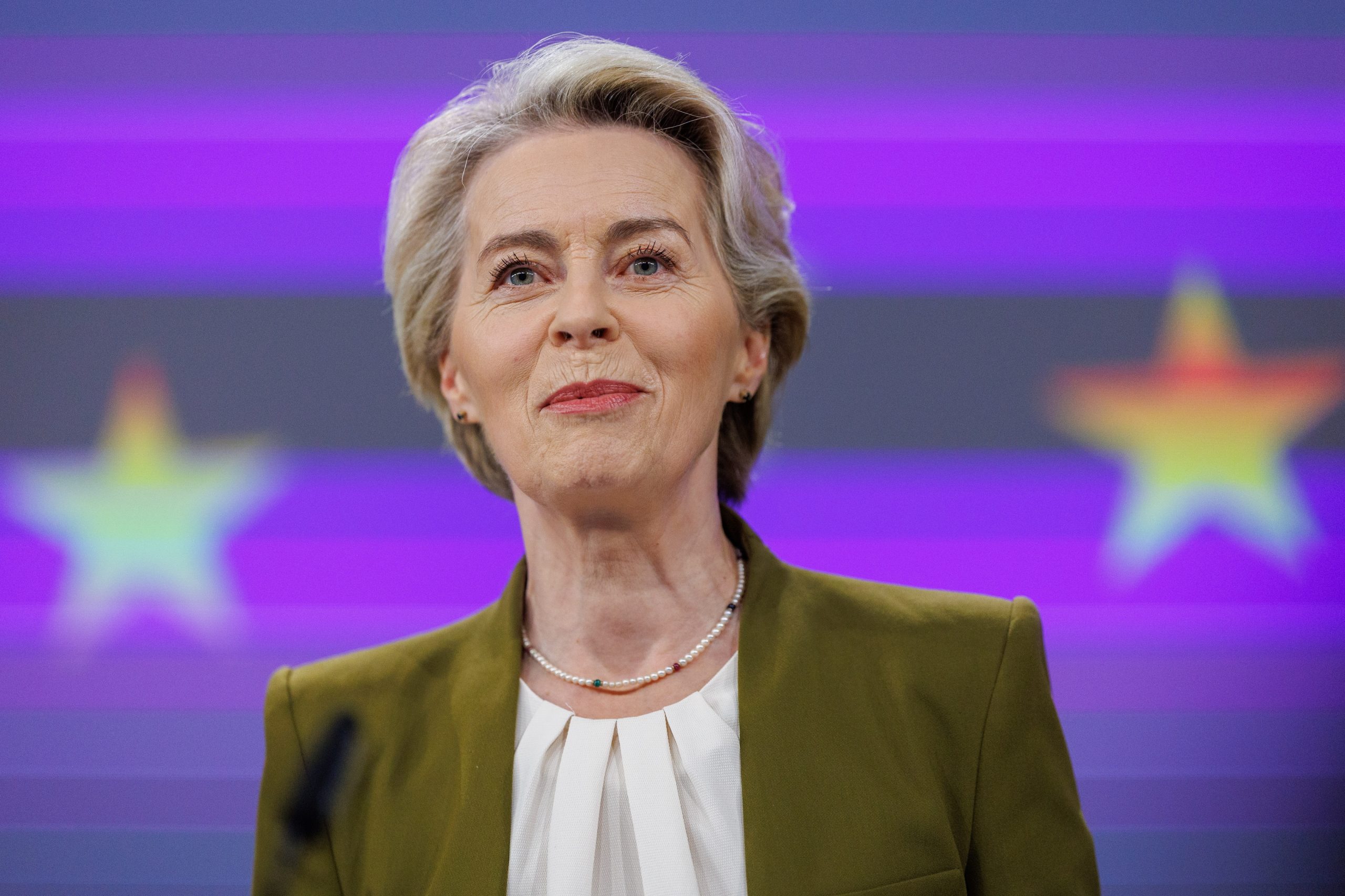 Von der Leyen diz que UE tem gás para inverno e que enfrentará “chantagem” de Putin