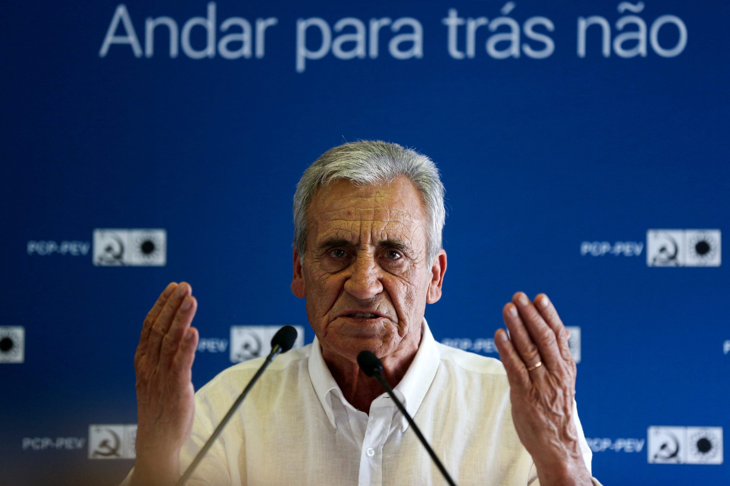 Jerónimo destaca restauração da Casa do Douro contra “campanha terrorista”
