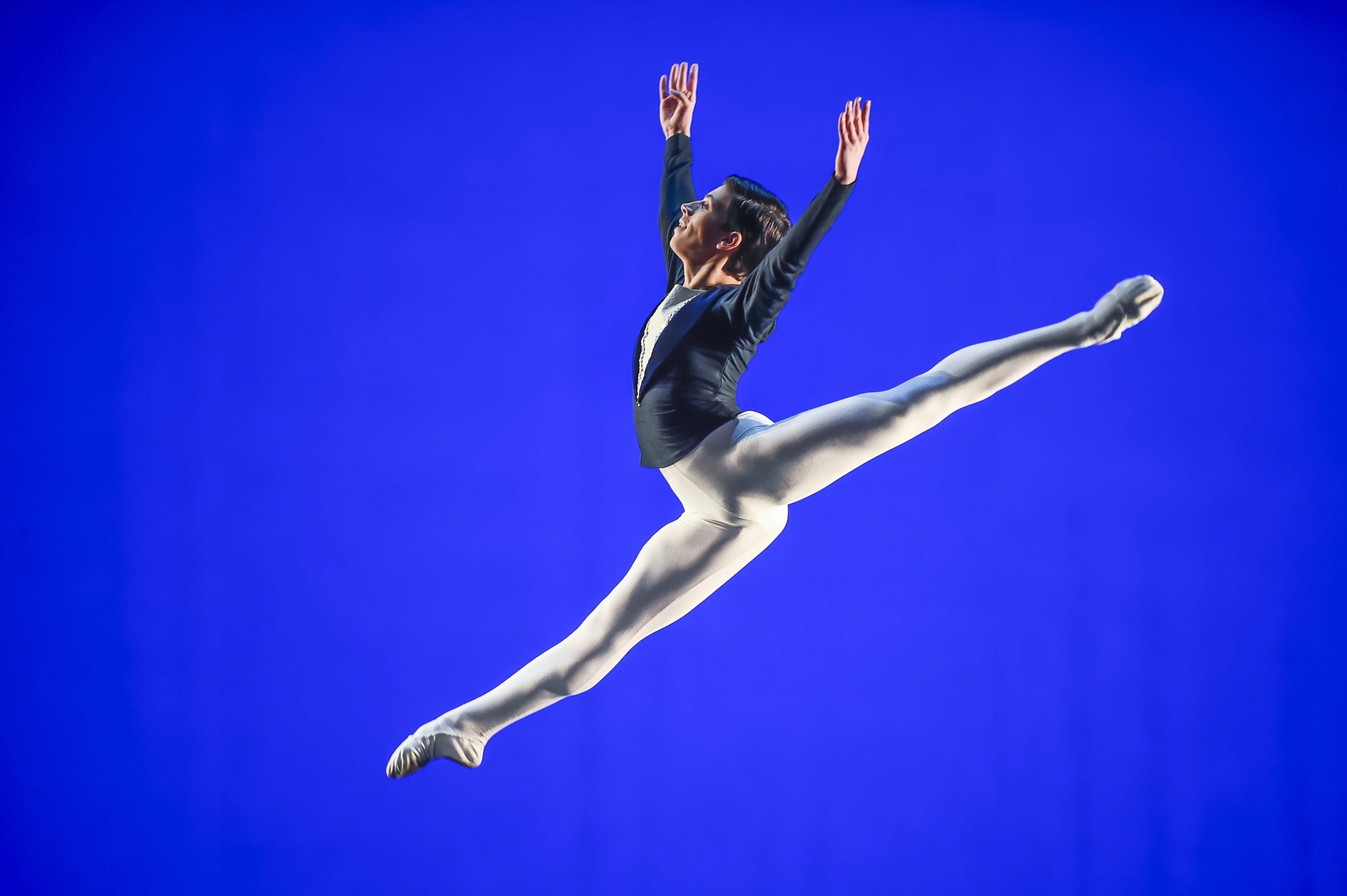 Dois jovens bailarinos portugueses selecionados para o Prix de Lausanne