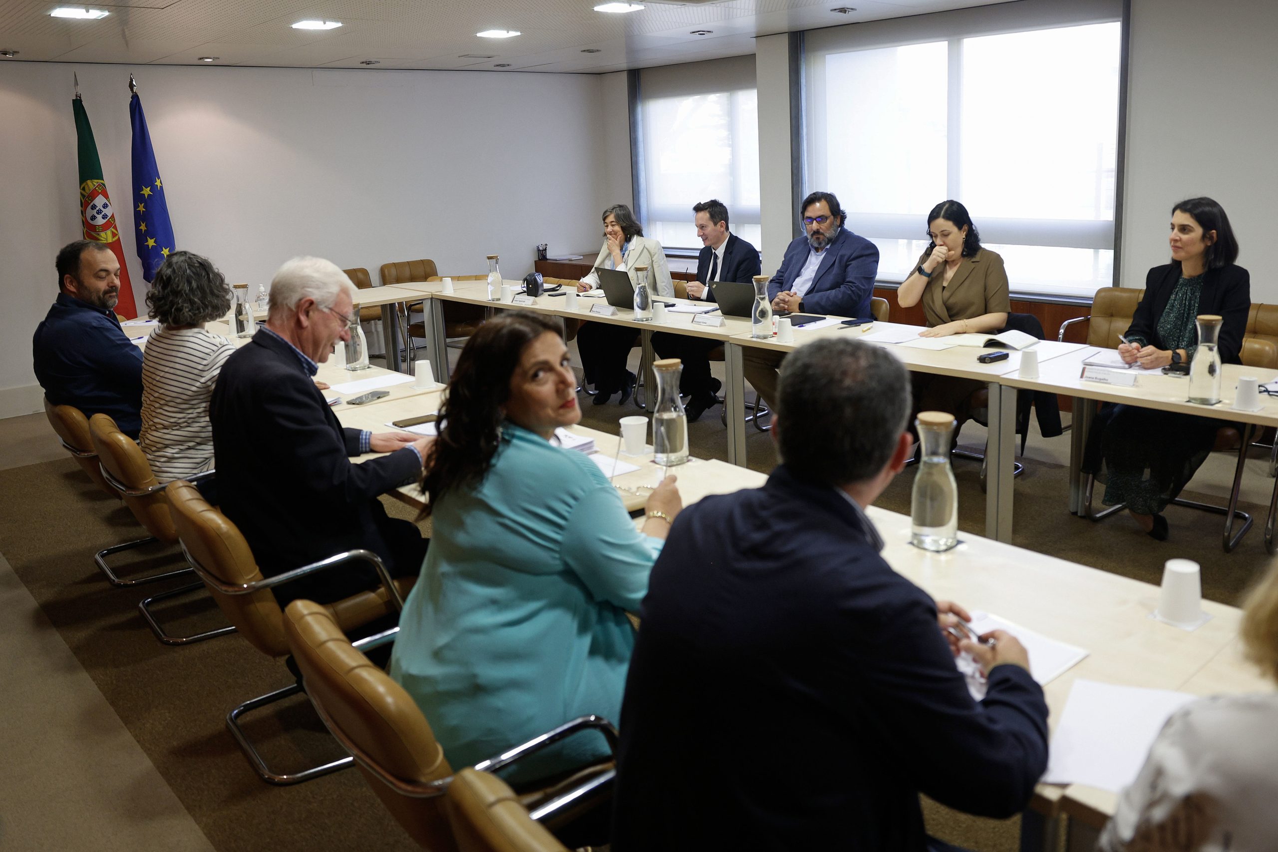 STE quer aumento salarial intercalar de 1,5% na função pública