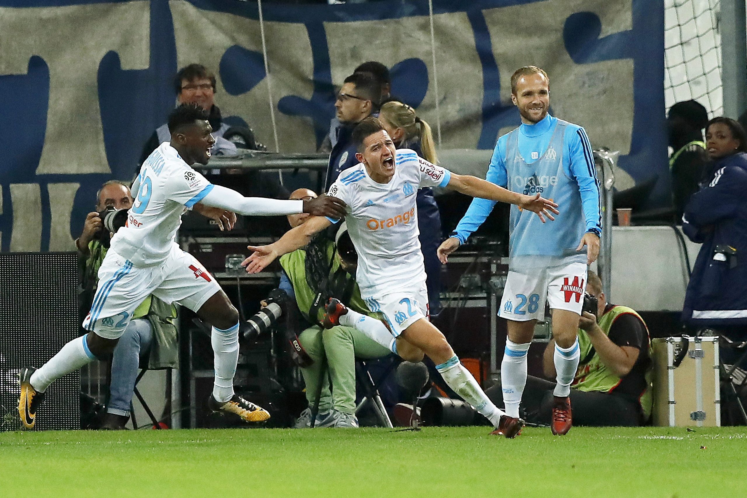 UEFA pune Marselha com um jogo à porta fechada na Liga Europa e ameaça exclusão