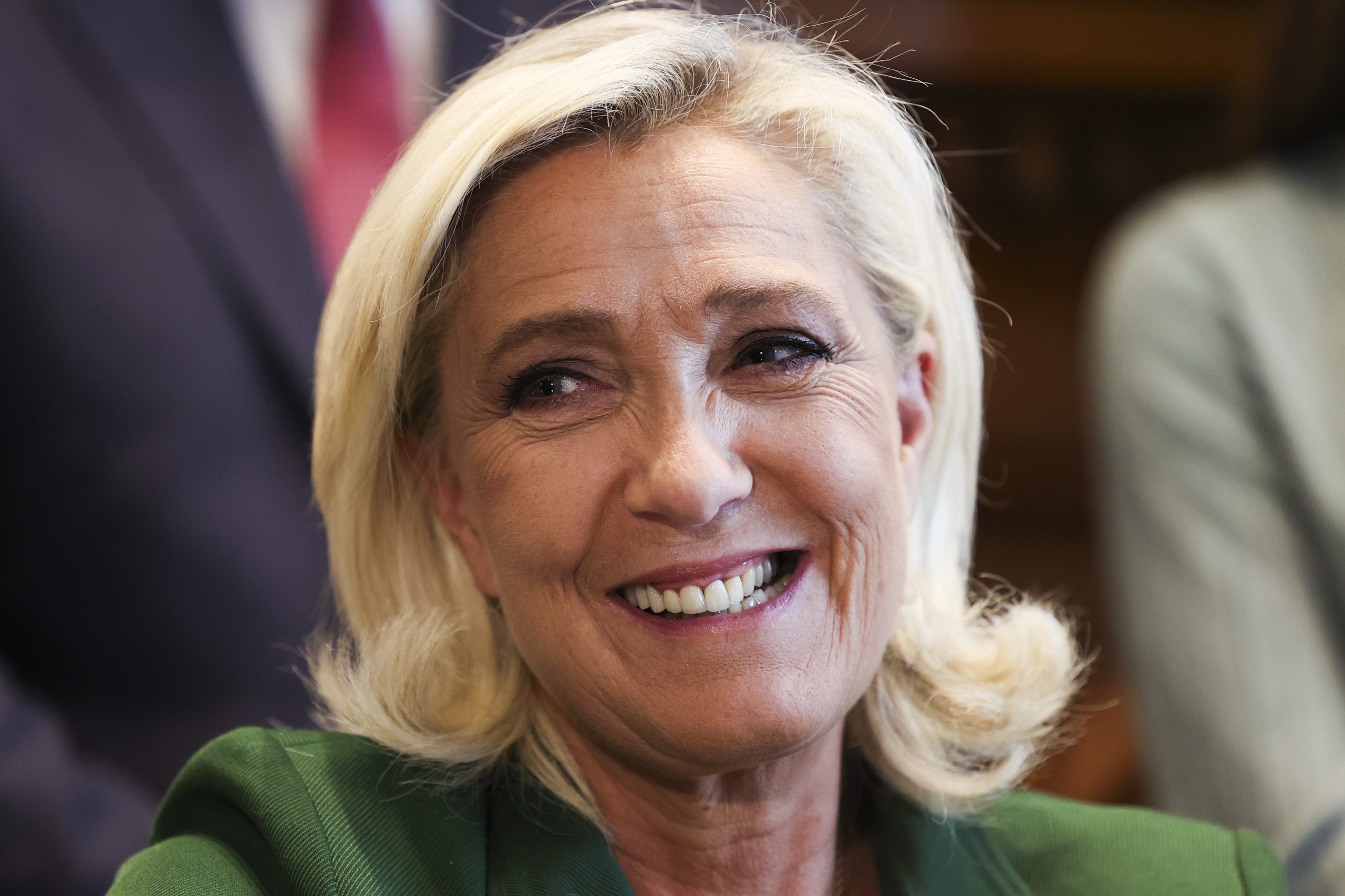 Marine Le Pen vai a julgamento por utilização indevida de fundos europeus
