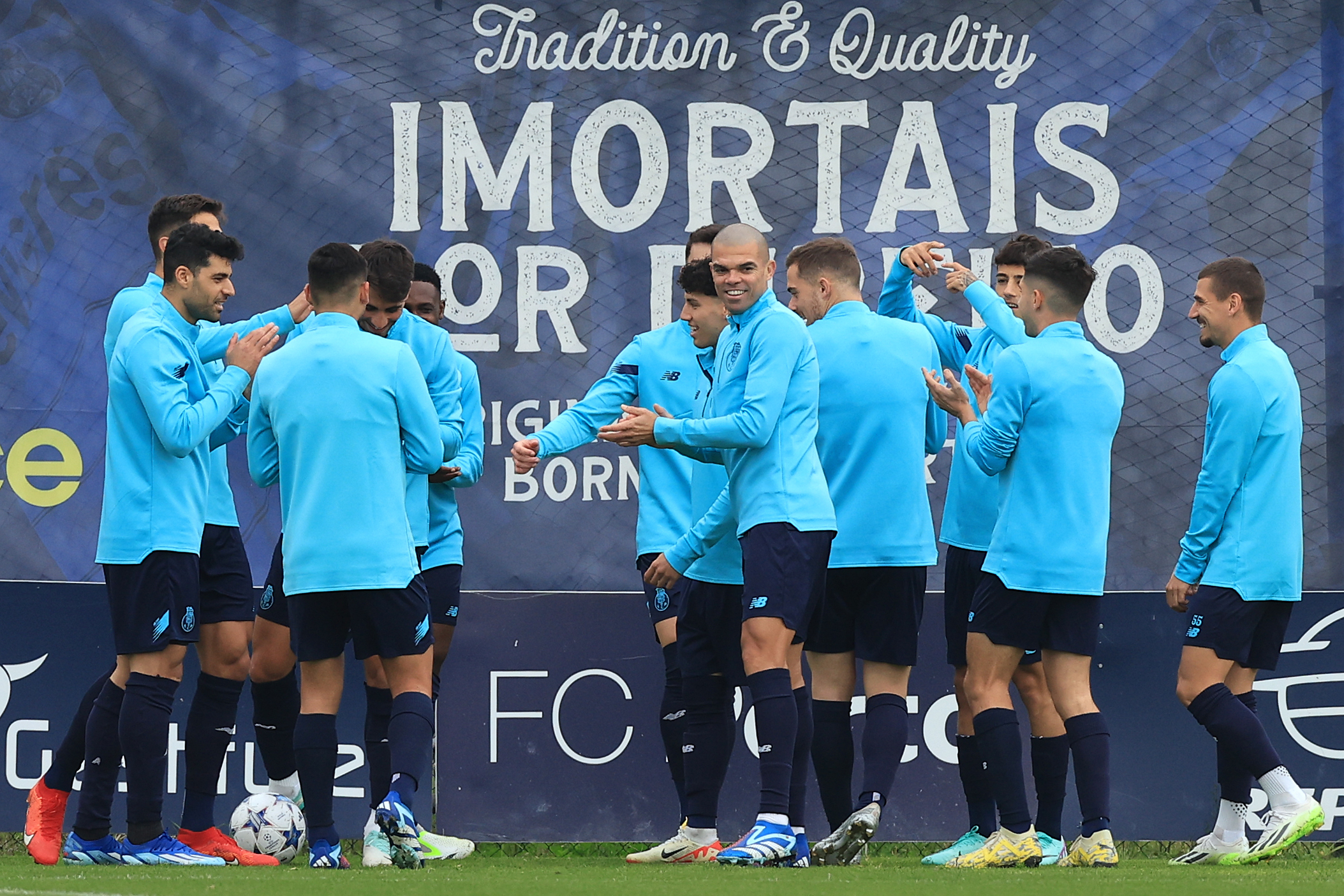 FC Porto visita FC Barcelona e pode garantir lugar nos oitavos de final da ‘Champions’