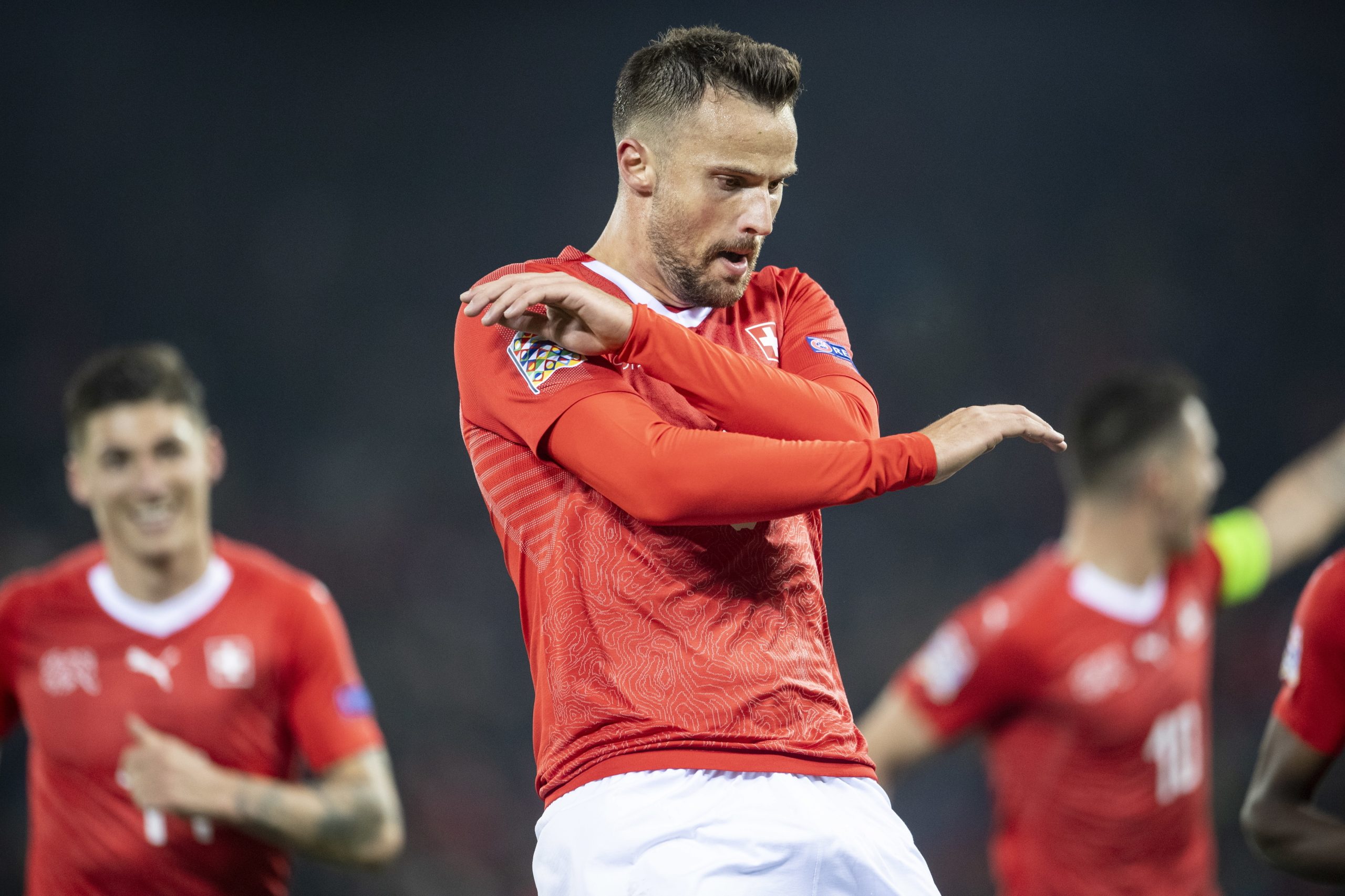 Liga das Nações: ‘Hat-trick’ de Seferovic coloca Suíça na fase final