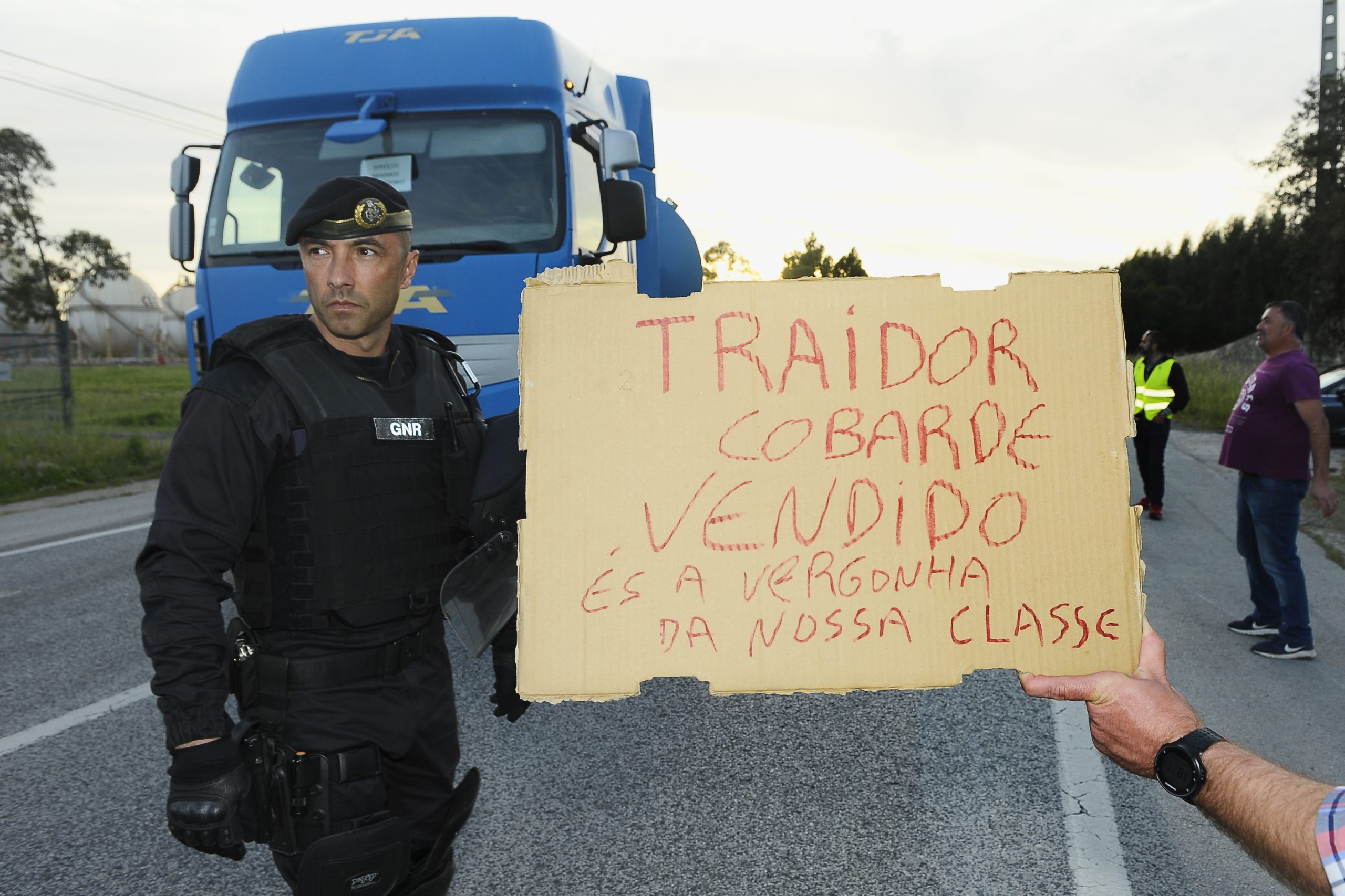 Pré-aviso de greve dos motoristas propõe serviços mínimos de 25% em todo o país