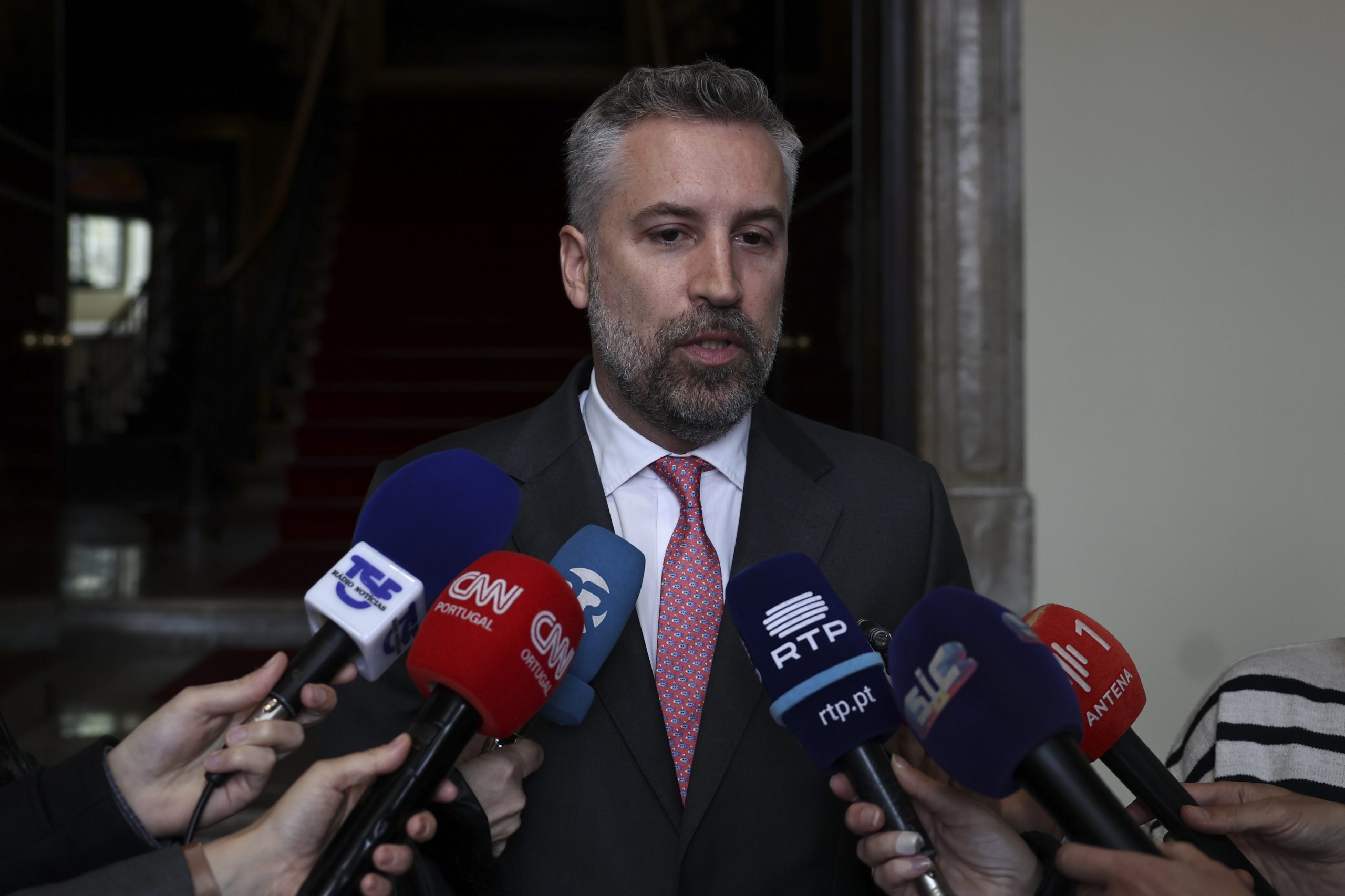 Pedro Nuno espera ser ouvido pelo Ministério Público antes da campanha