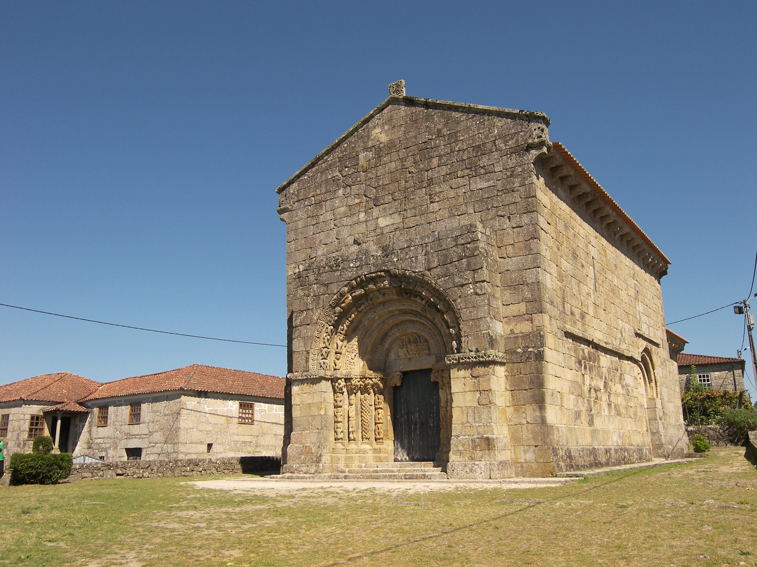 PJ de Braga apreendeu obras de arte sacra furtadas de igreja de Ponte da Barca