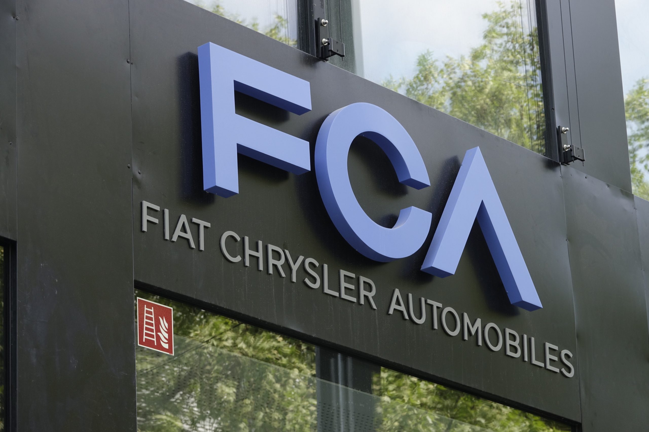 Fiat Chrysler e PSA concluem admnistração da empresa que resultará da sua fusão