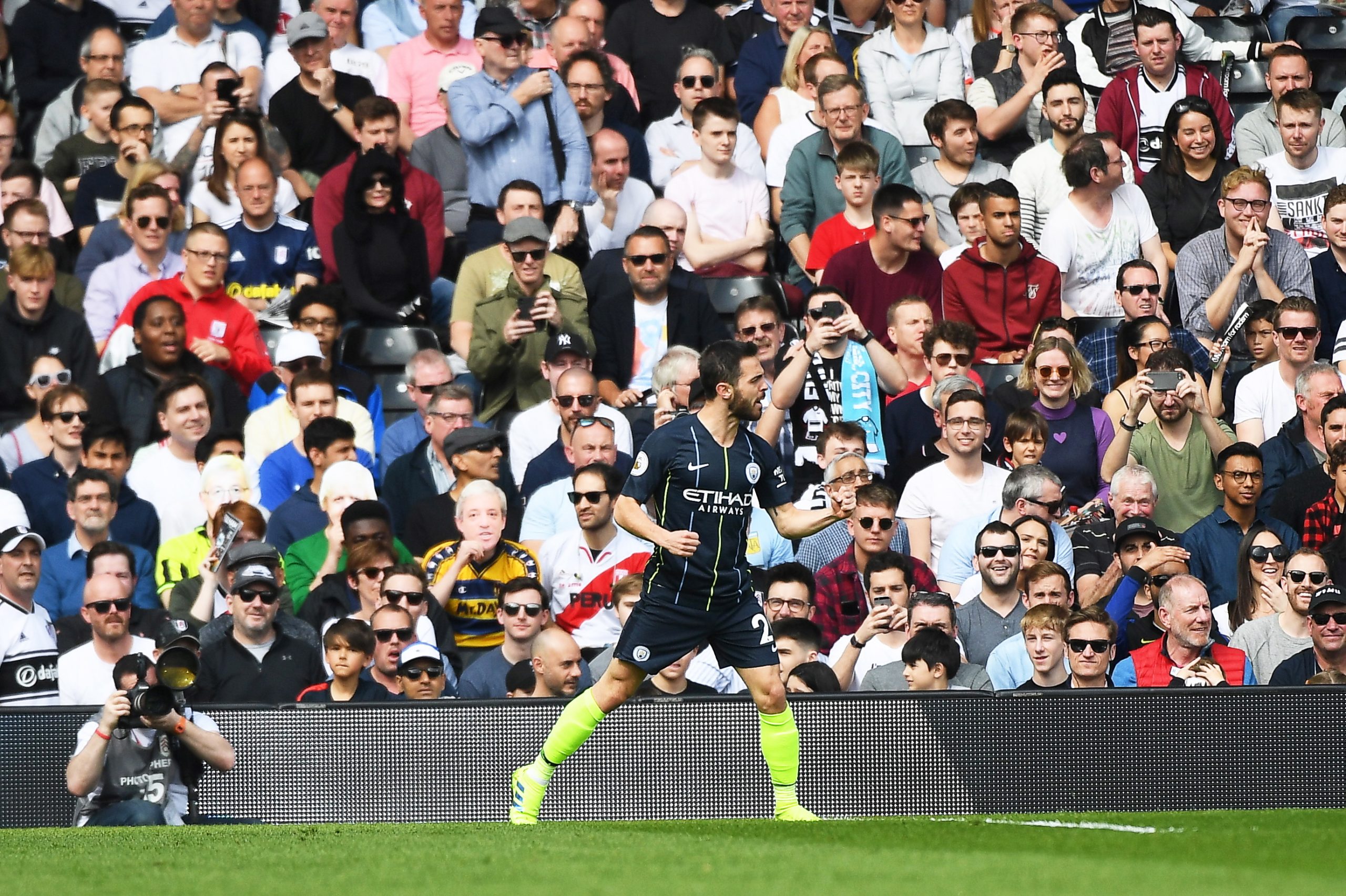 Bernardo Silva marca e assiste na vitória do City sobre o Fulham