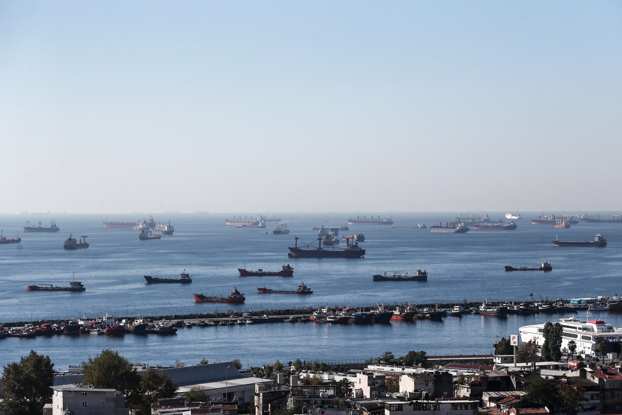 Ucrânia: Três navios de cereais a caminho do corredor humanitário do Mar Negro