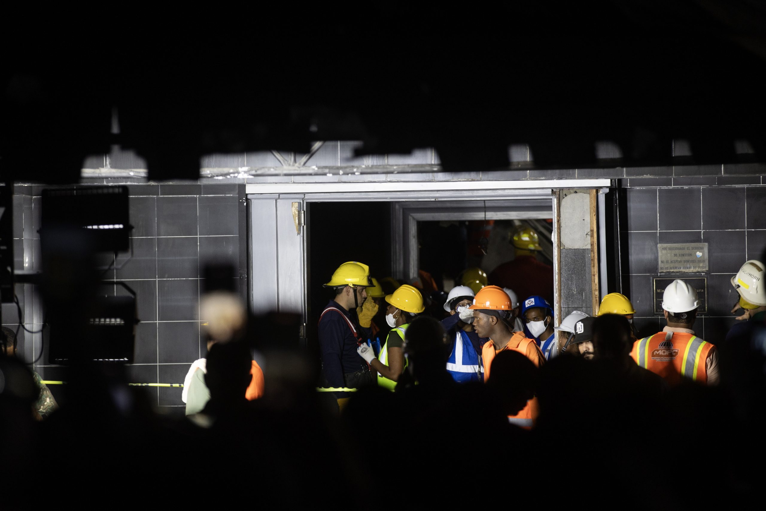 Sobe para 113 o número de mortos em desabamento numa discoteca na República Dominicana