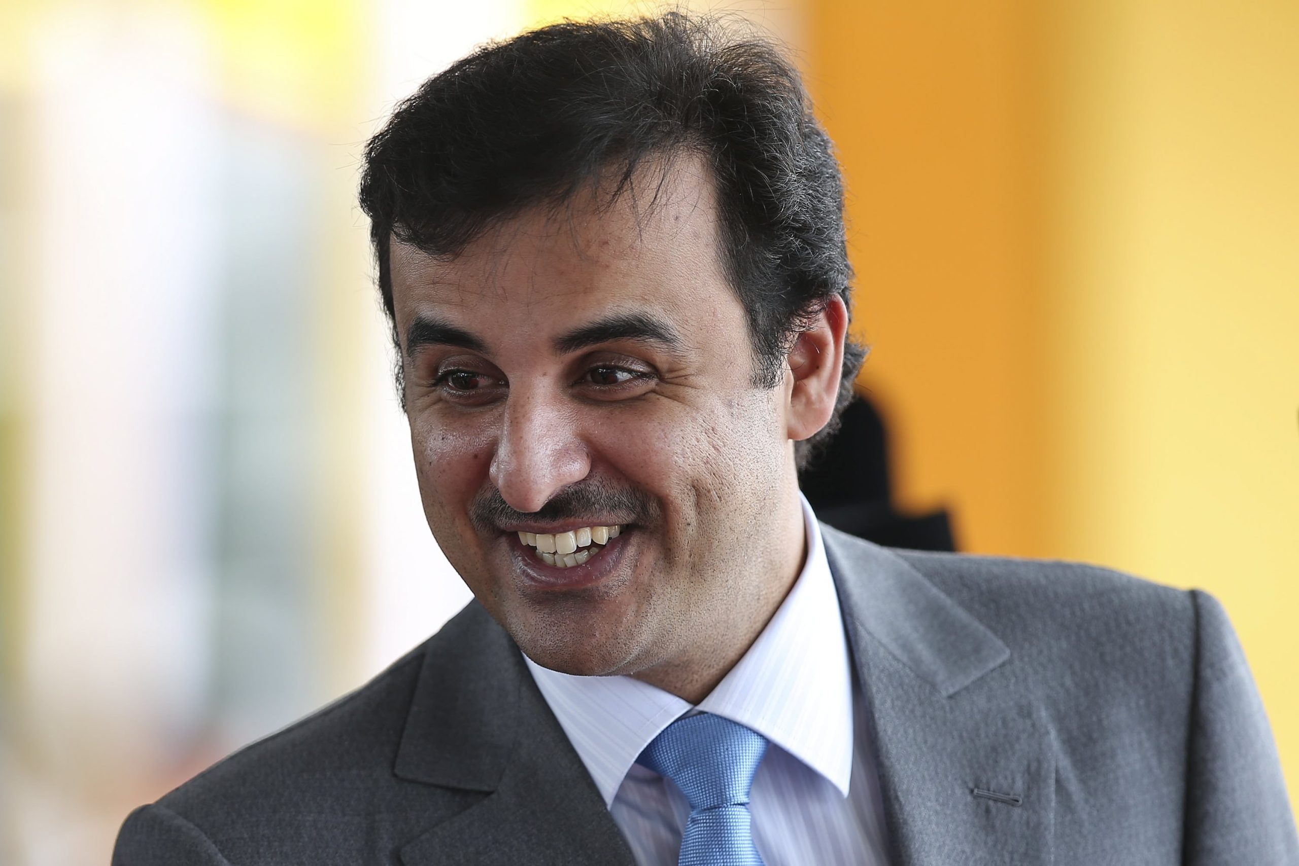 Emir do Qatar acusa países do bloqueio de quererem uma “mudança de regime”