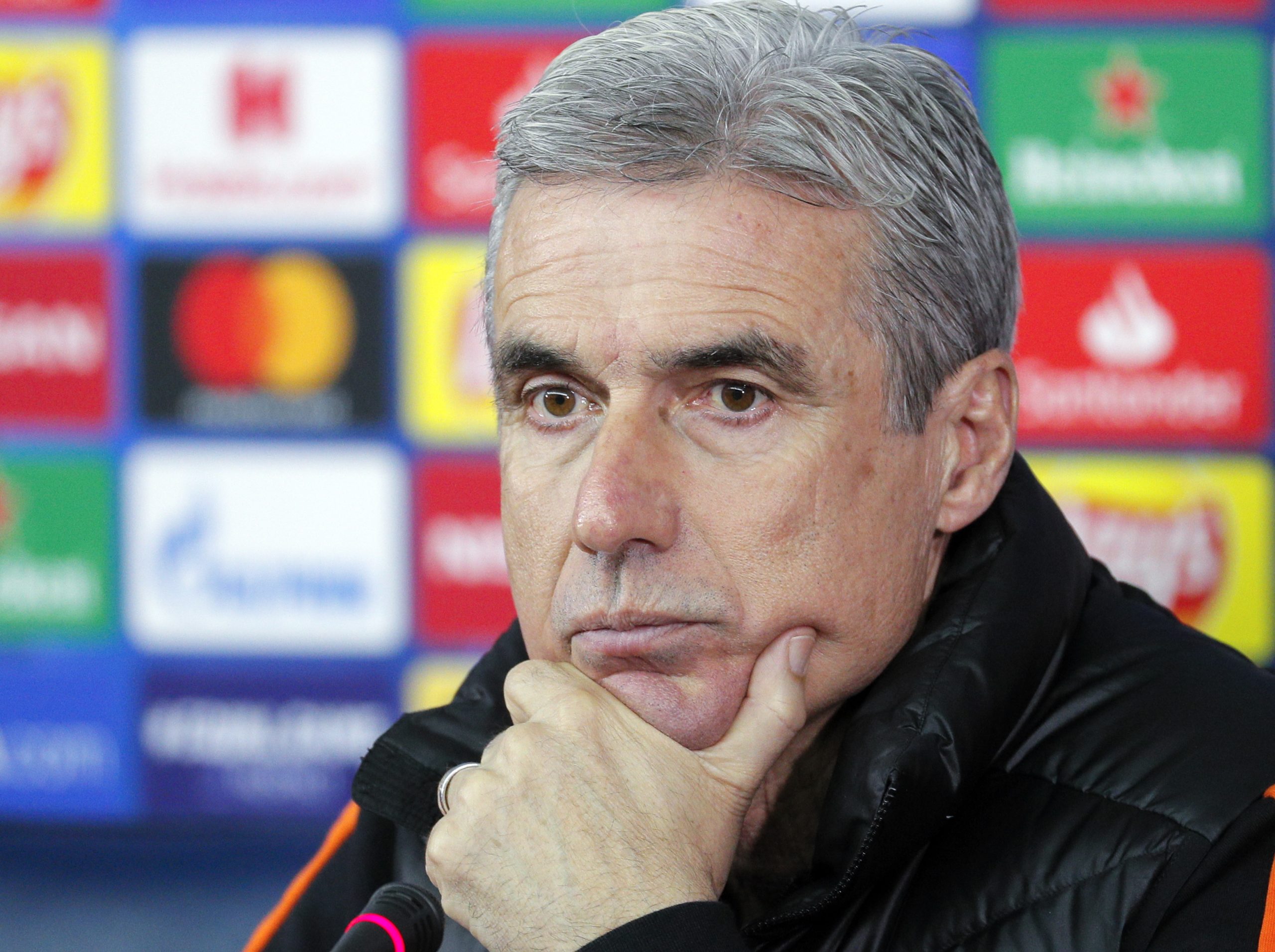 Luís Castro diz que Benfica mantém “competência”, apesar dos maus resultados